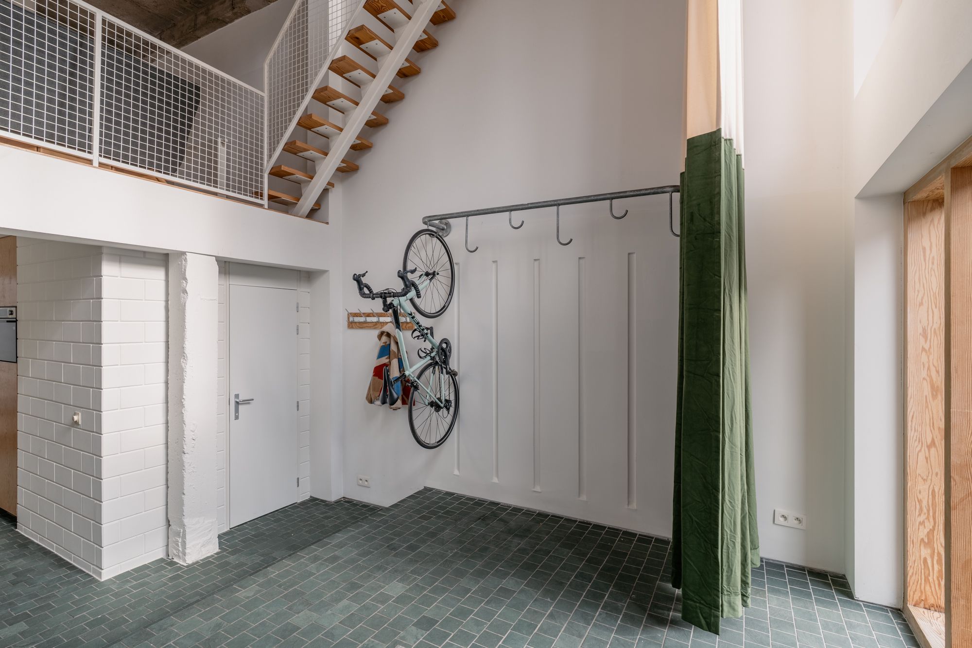 Glass loft-style house uit 2012 in een al even vernieuwde wijk, Damtwerpen foto 4