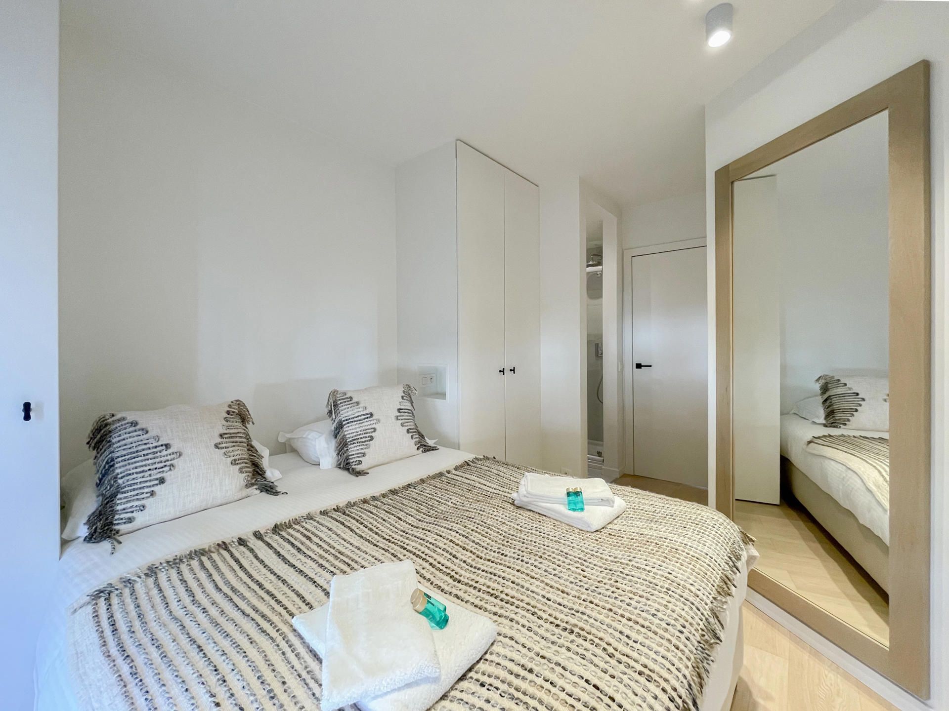 Zonnig en recent gerenoveerd appartement op topligging foto 21