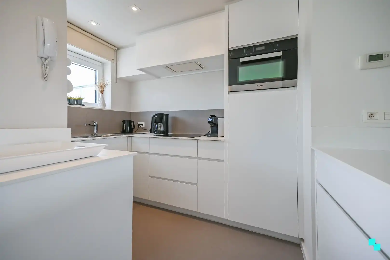 Stijlvol penthouse met zeezicht, royale terrassen en een dubbele garagebox foto 9