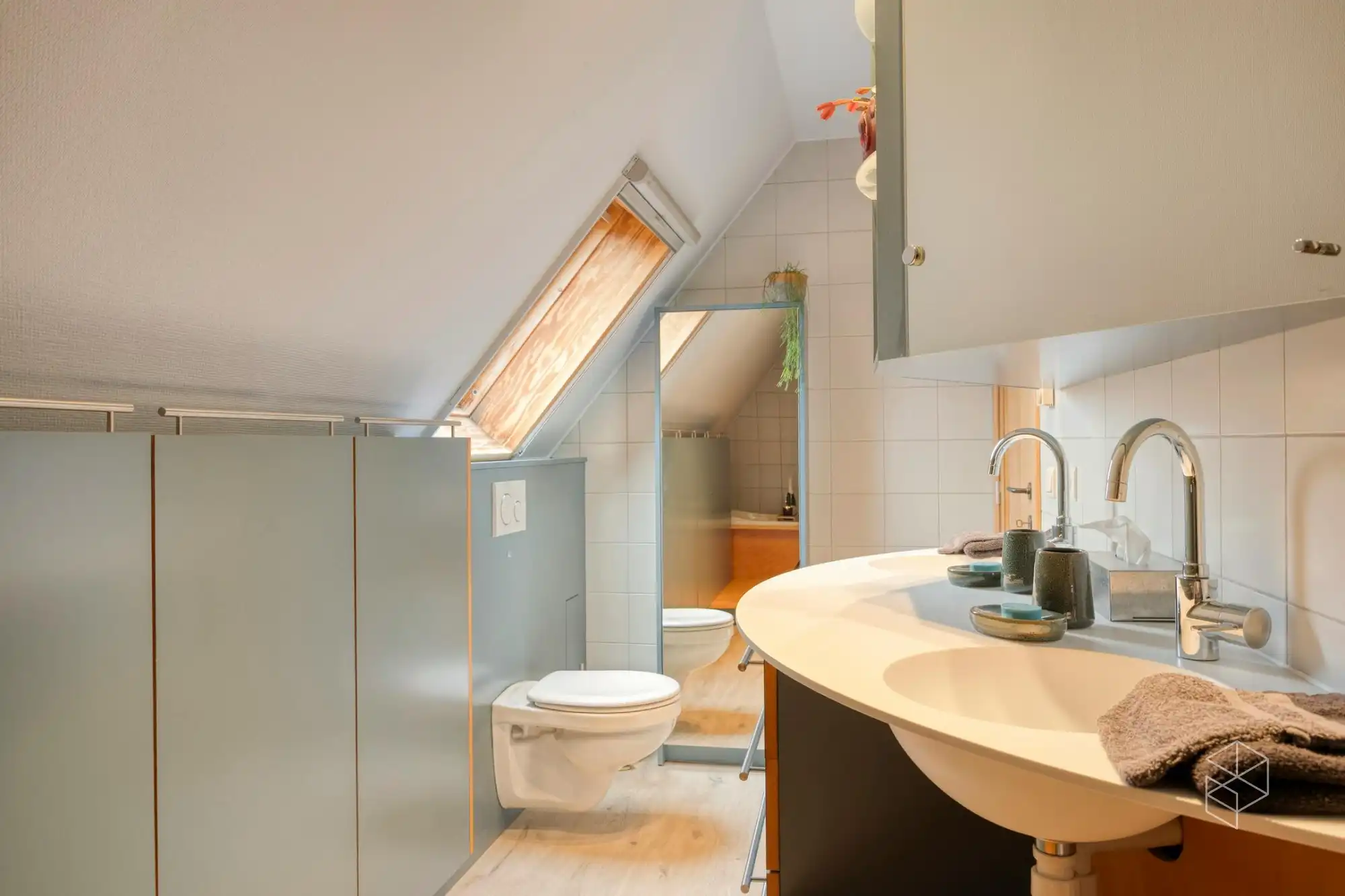 Karaktervolle villa met polyvalent bijgebouw, zwemvijver & aangelegde tuin met uitweg op 4.012m² foto 32