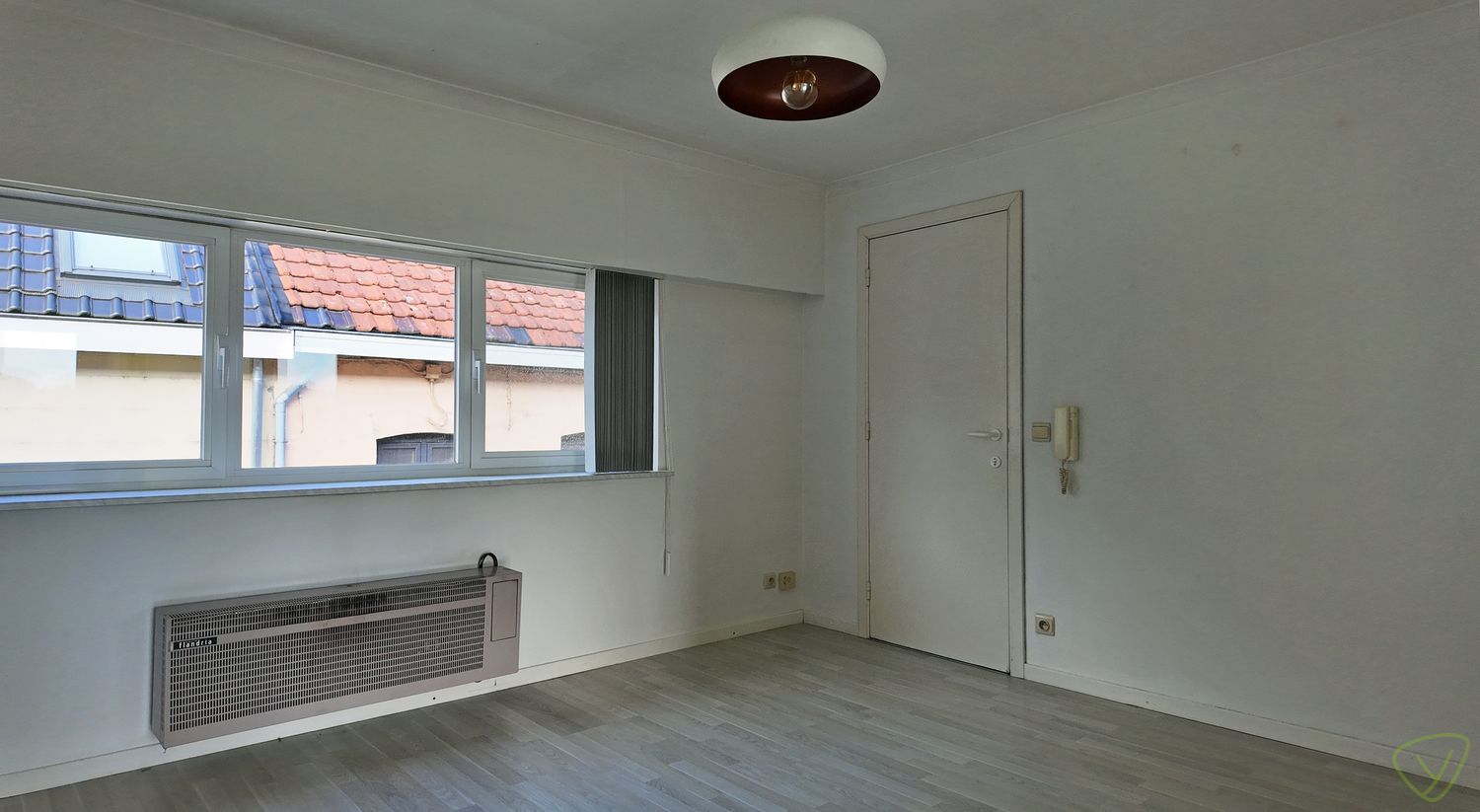 Gezellig en energiezuinig appartement met terras in centrum Eeklo! foto 4