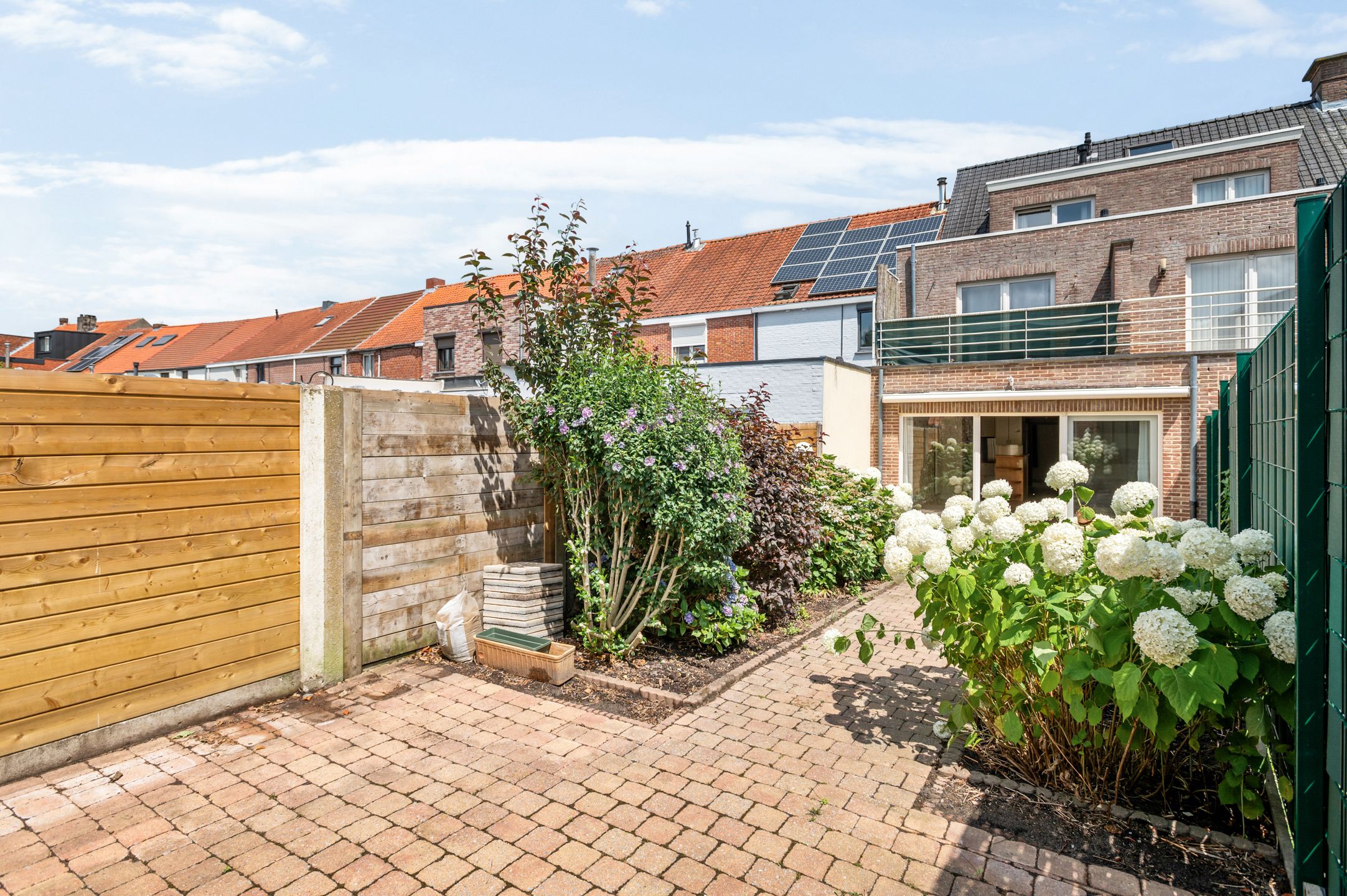 Gelijkvloers 1slpk app met tuin en garage te Turnhout. foto 3