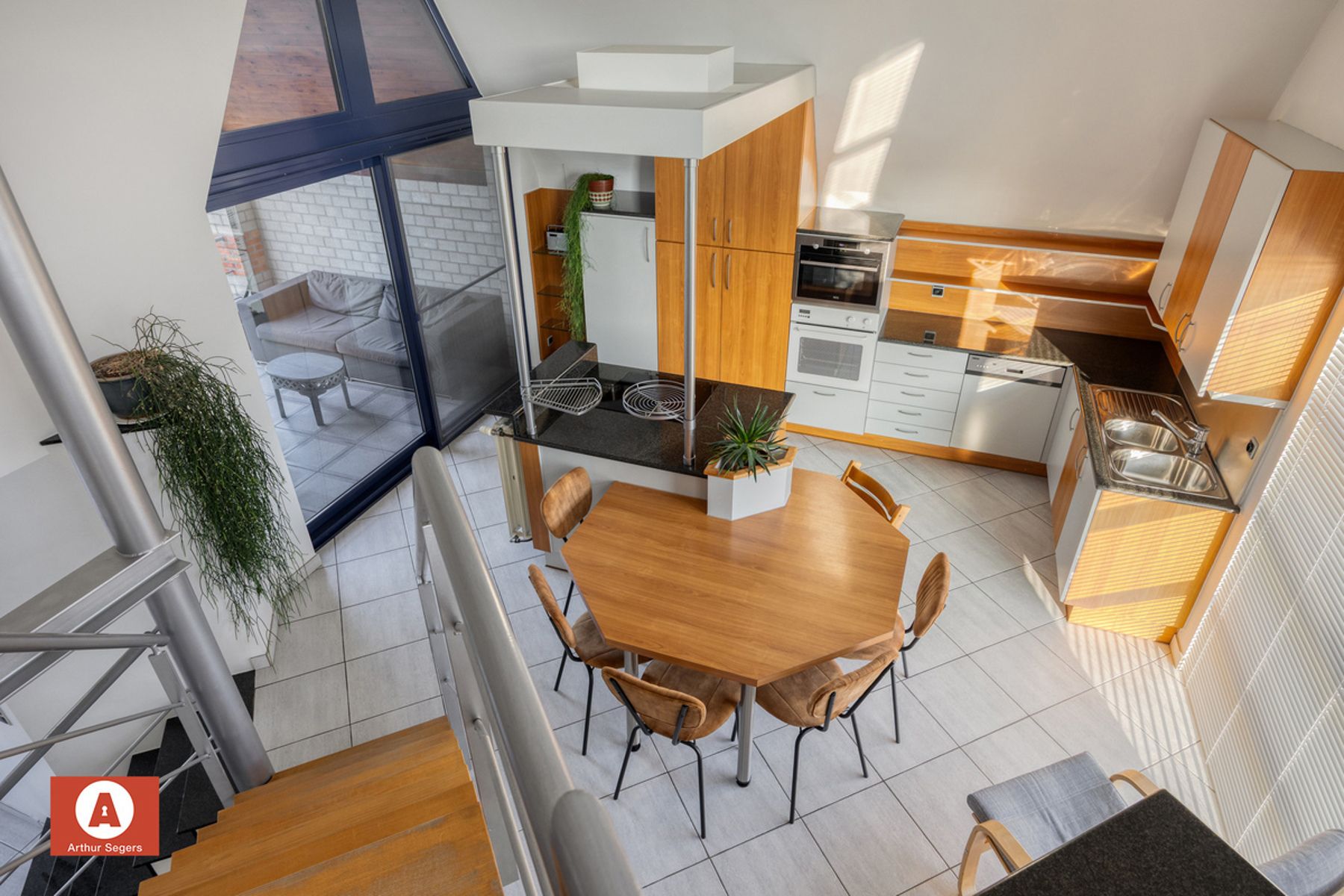 Architectenwoning met inpandige garage. foto 14