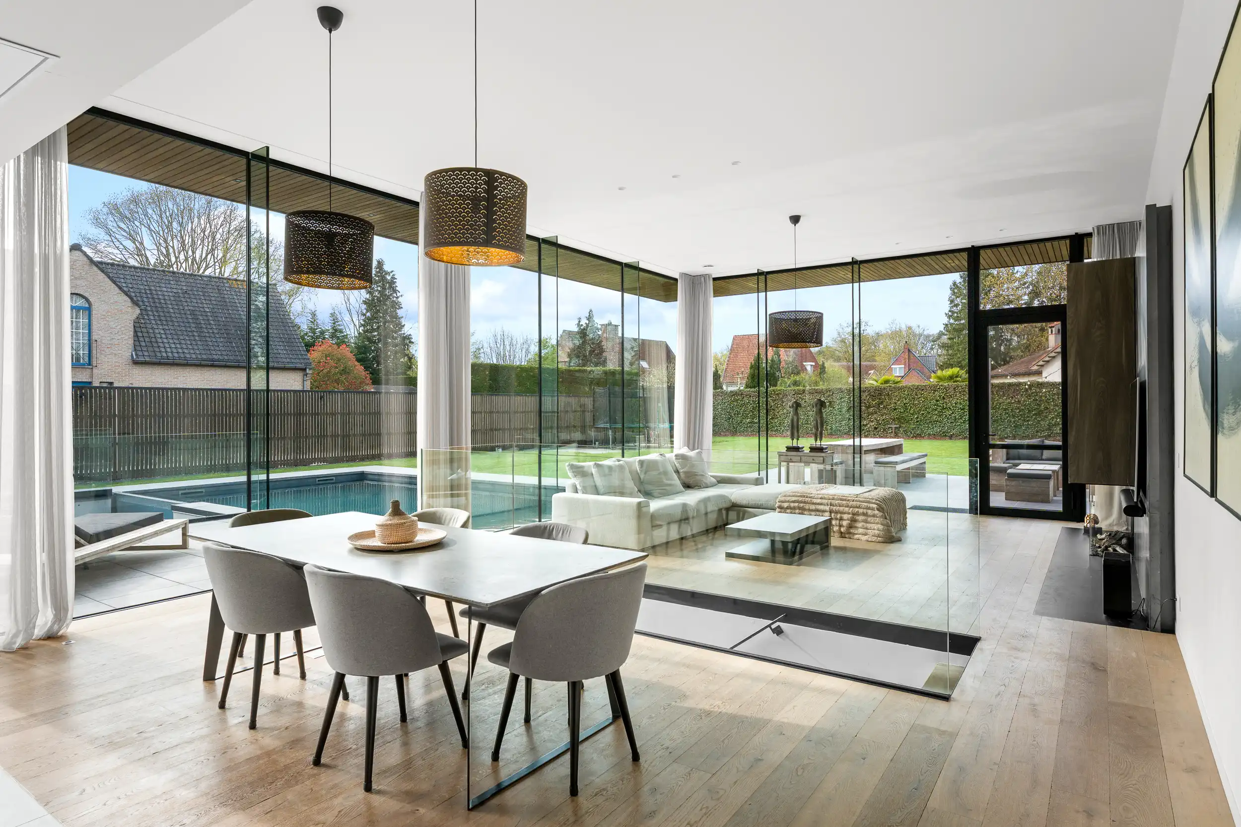 Designvilla in residentiële, doodlopende, woonwijk foto 5