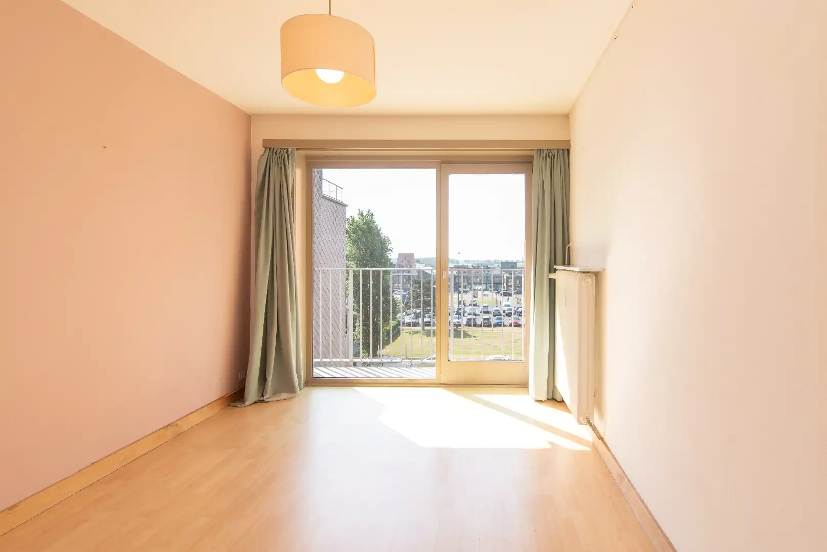 Lichtrijk appartement met panoramisch zeezicht aan de kust foto 14