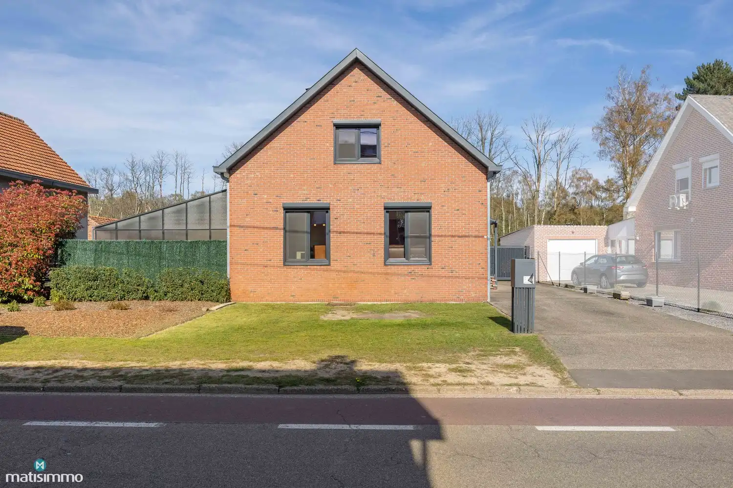 RUIME WONING MET 4 SLAAPKAMERS GELEGEN OP EEN RUSTIGE DOCH CENTRALE LOCATIE TE GENK foto 35