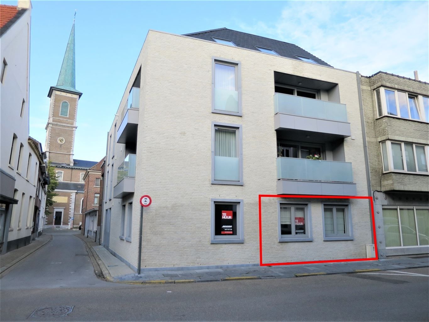 Instapklaar appartement met 1 slaapkamer+(kantoor/hobbykamer), gelegen in het centrum van Maaseik. foto 12