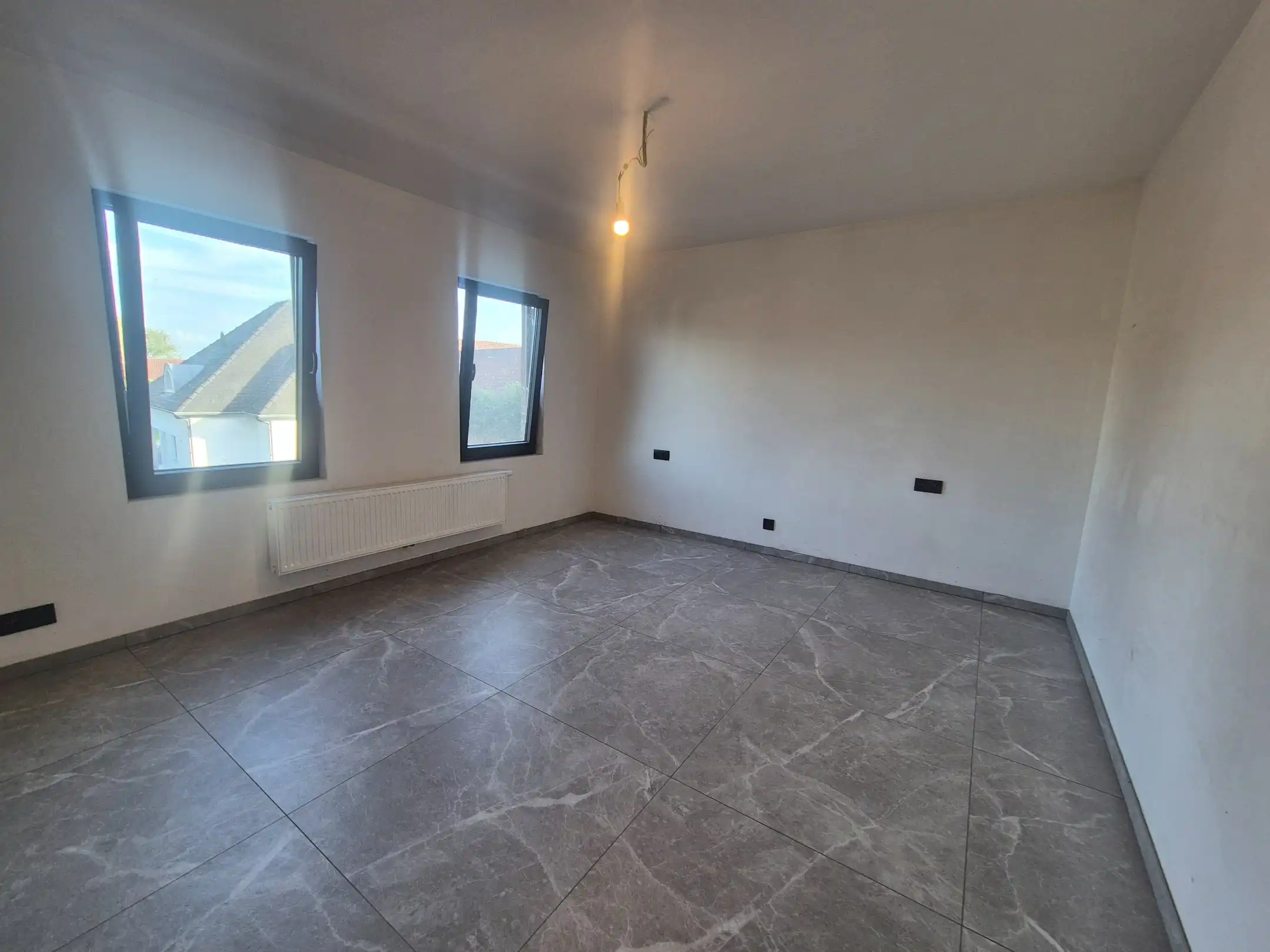RUIME, VOLLEDIG GERENOVEERDE WONING – 5 SLAAPKAMERS – ENERGIELABEL B foto 24