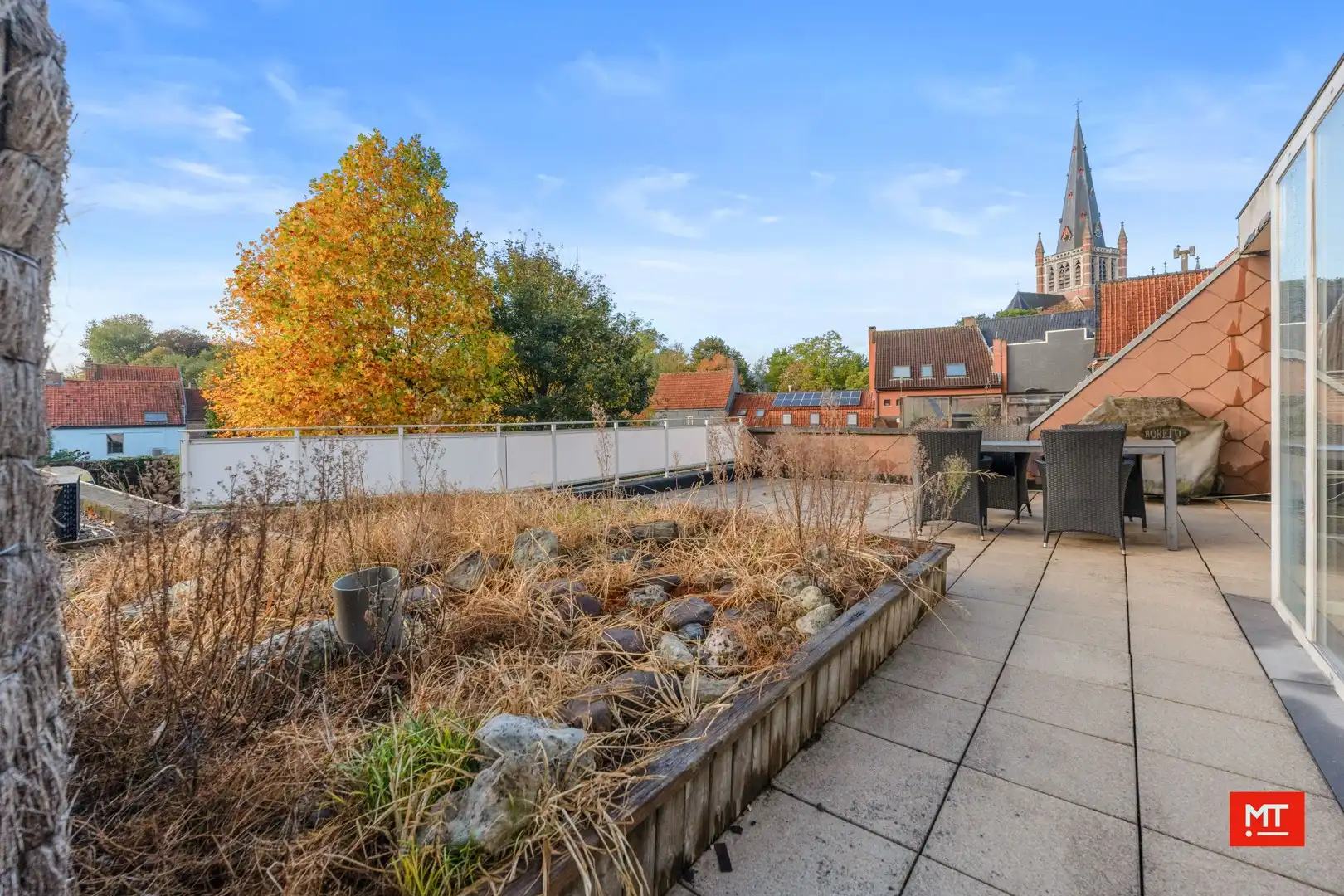 Bijzonder ruim gebouw met tal van mogelijkheden en uitweg, te koop in de dorpskern van Dadizele foto 8