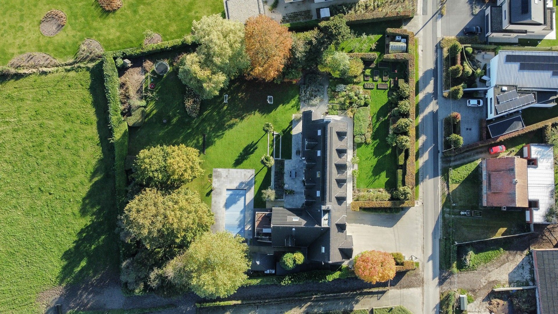 Charmante villa in landelijke stijl met zwembad en riante tuin. foto 54