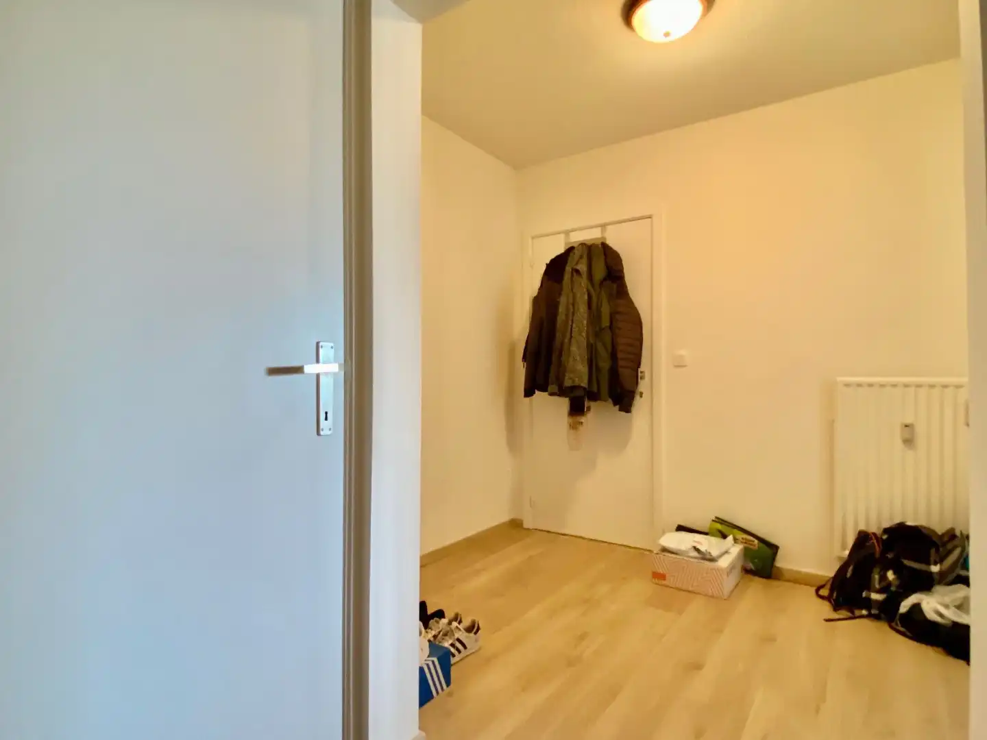 Ruim en lichtrijk appartement met 2 slaapkamers en autostaanplaats te huur in Kuurne! foto 5