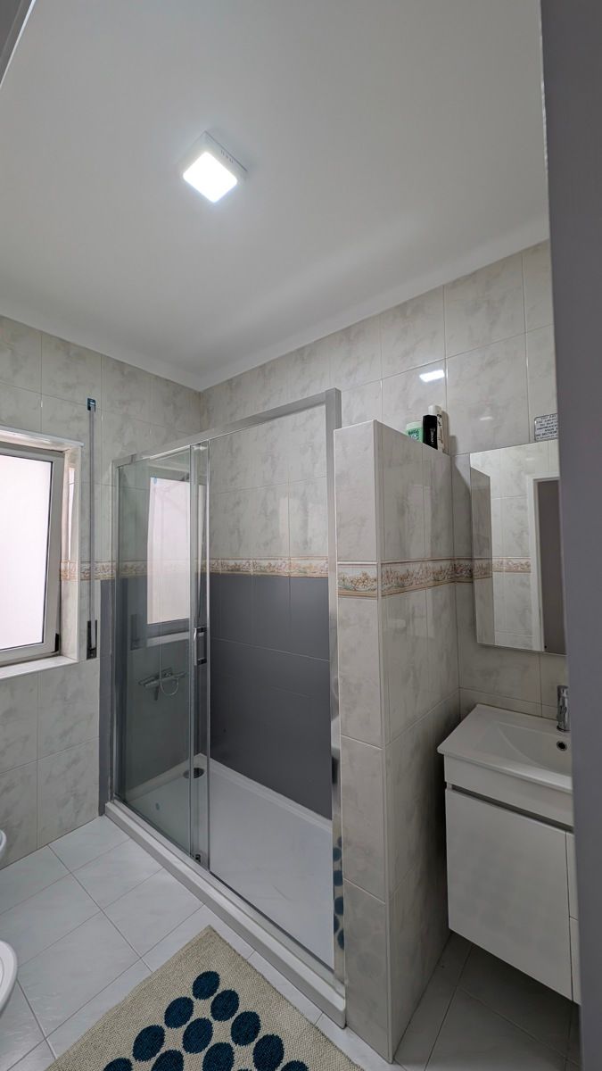 Instapklaar ruim appartement met zeezicht in Nazaré. foto 7