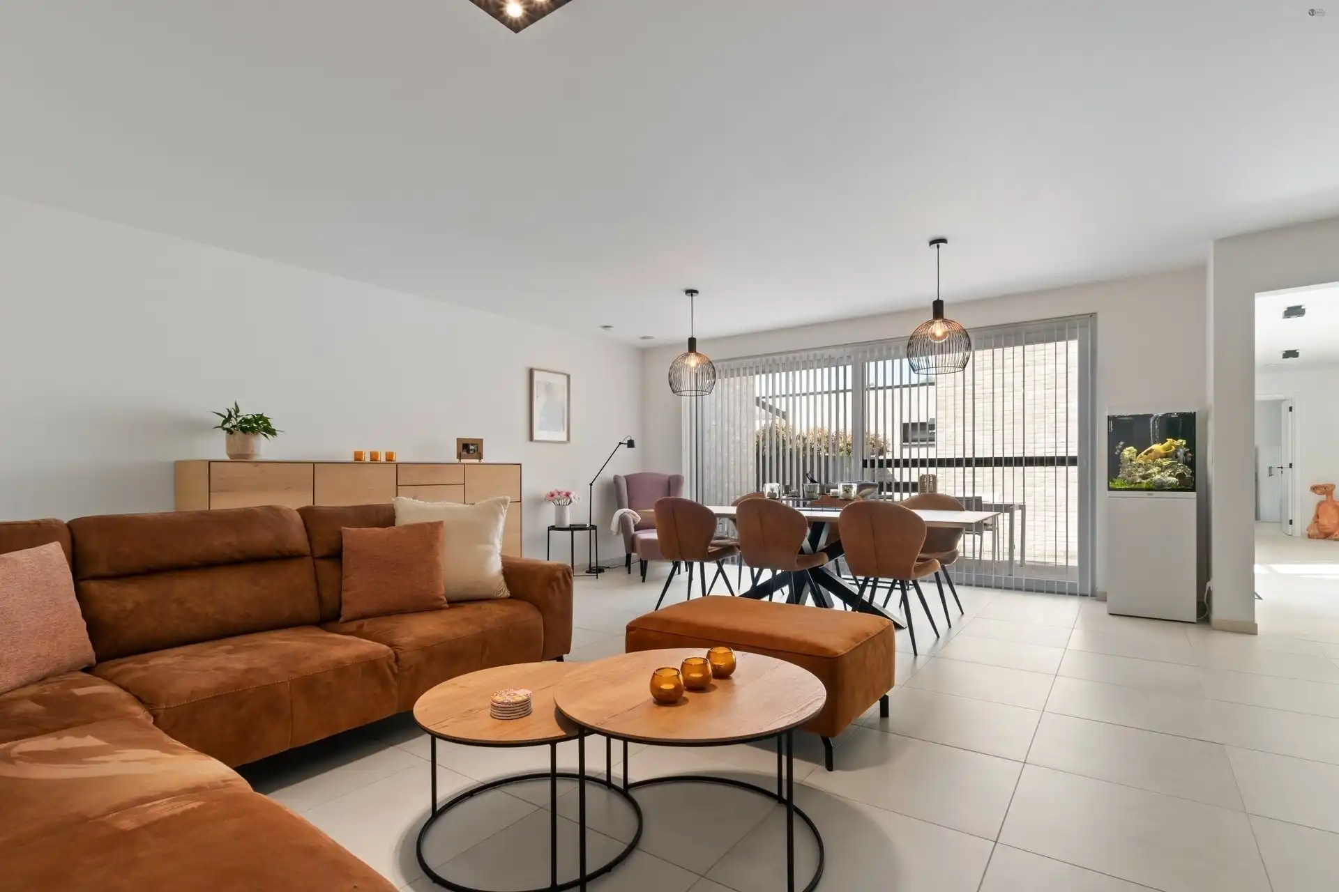 Luxueus afgewerkt gelijkvloers appartement te centrum Stekene foto 5