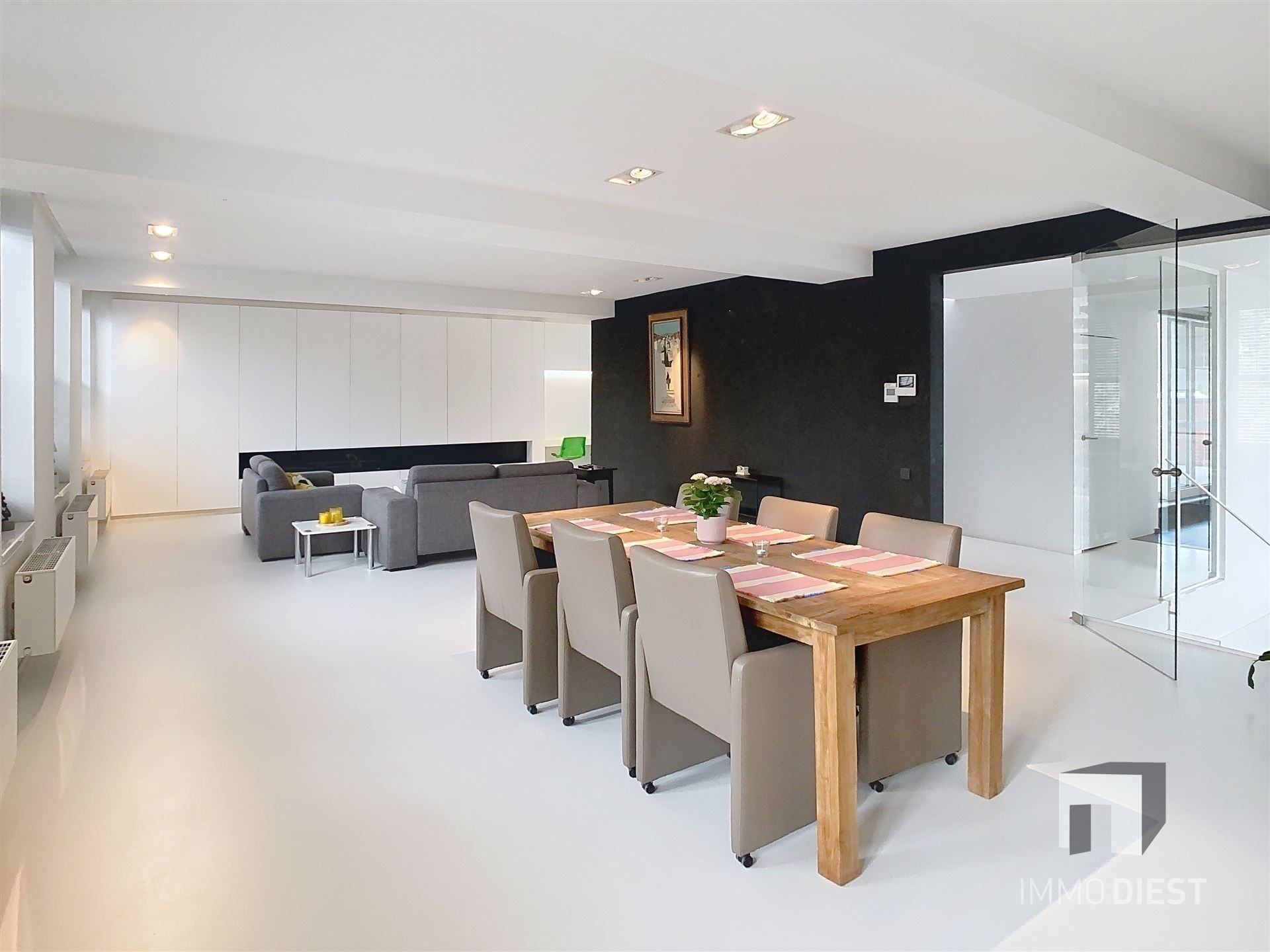 Handelspand met luxe woonst op goede locatie foto 18