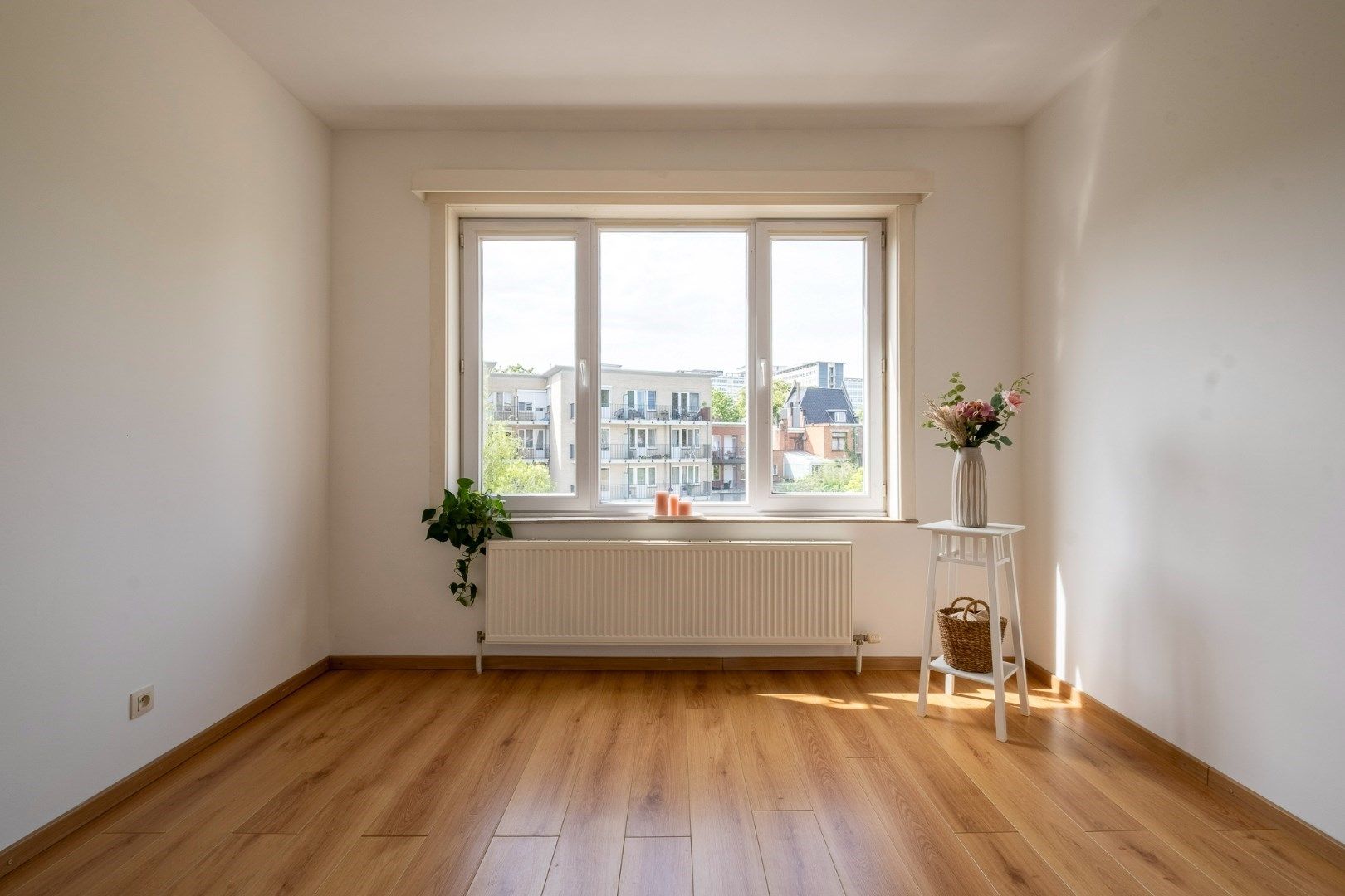 Zonnig en ruim, volledig gerenoveerd appartement in een goede en rustige buurt.  foto 22