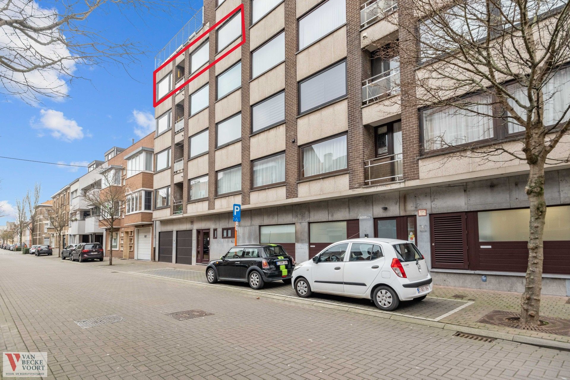 Gerenoveerd appartement in een residentiële buurt foto 11