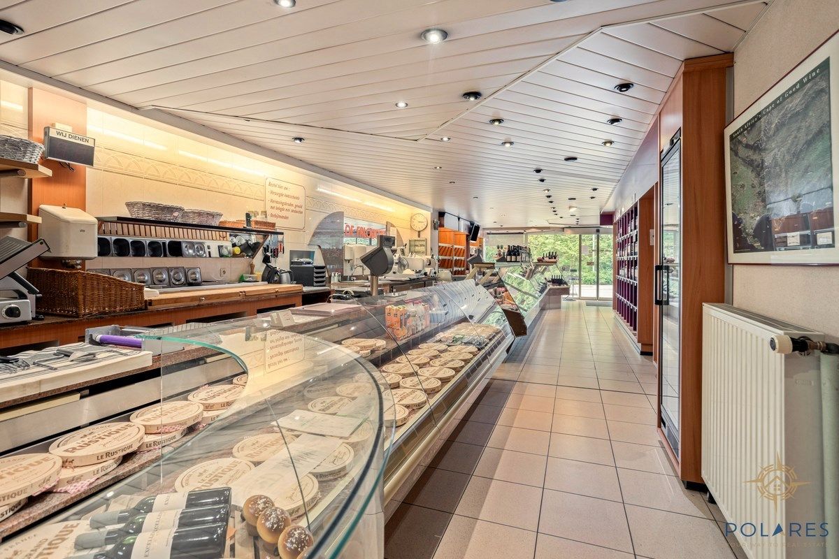 handelspand met ruime woning foto 9