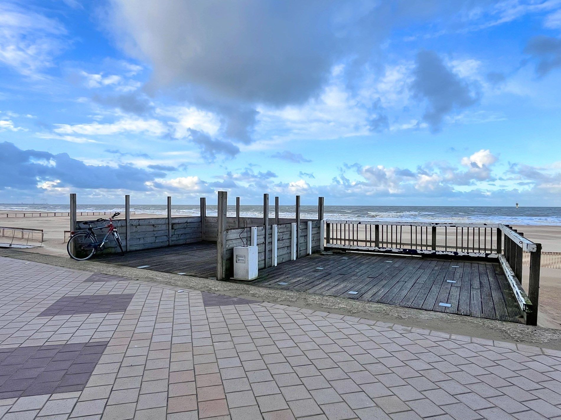 Handelsgelijkvloers op de Zeedijk te Knokke foto 14