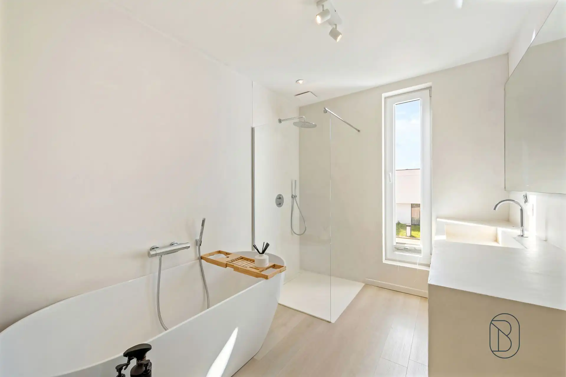 Te koop: prachtig ingerichte woning op topligging! foto 12