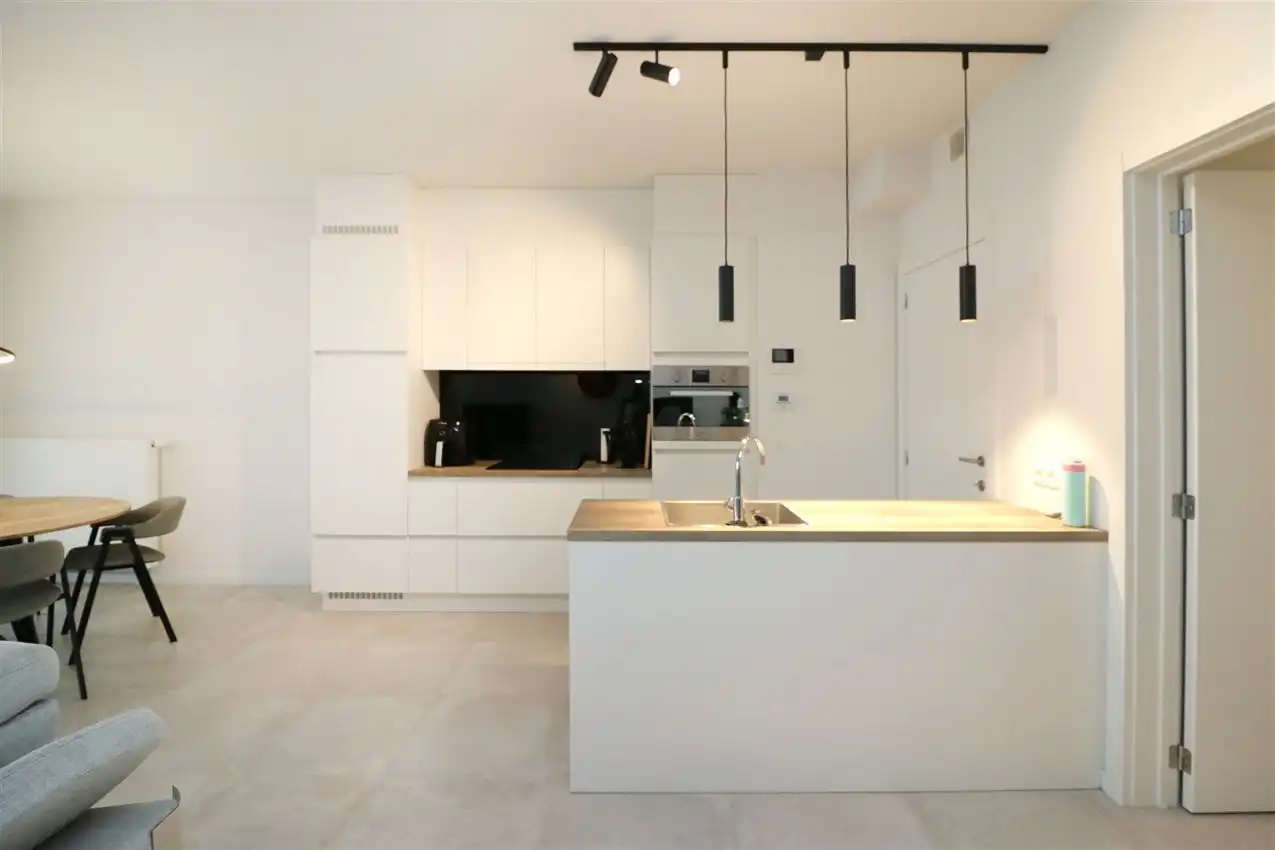 Gelijkvloers app., twee slpk, zonnig terras in centrum foto 14