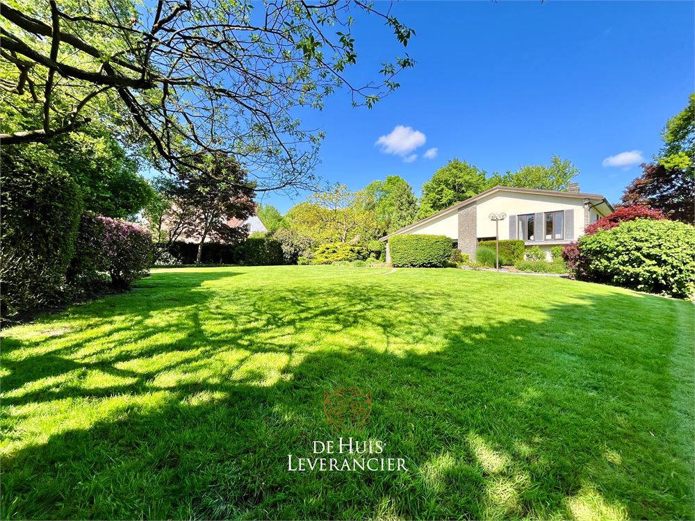 Exclusieve vrijstaande woning in Kontich te koop foto {{pictureIndex}}