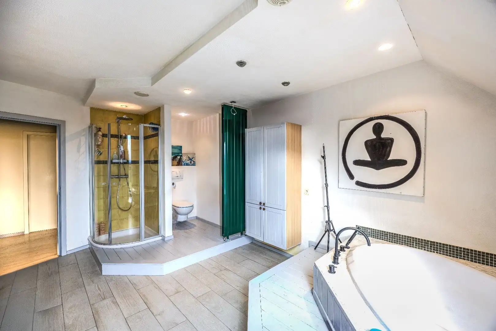 Prachtige woning met dubbele garage en tuin  foto 28