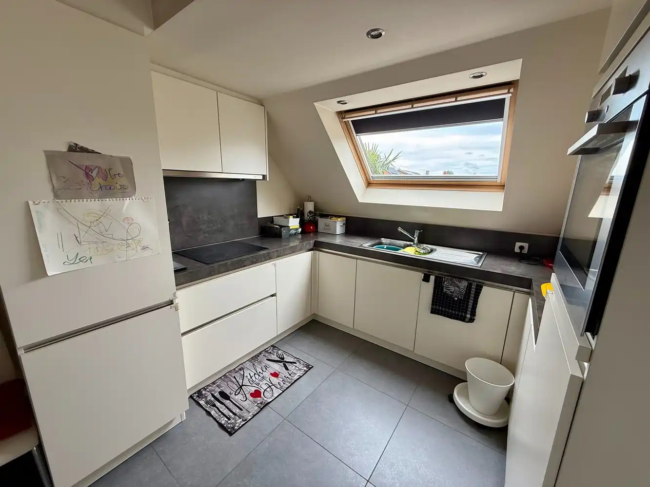Ruim, energiezuinig appartement met 2 slaapkamers én garage! foto 6