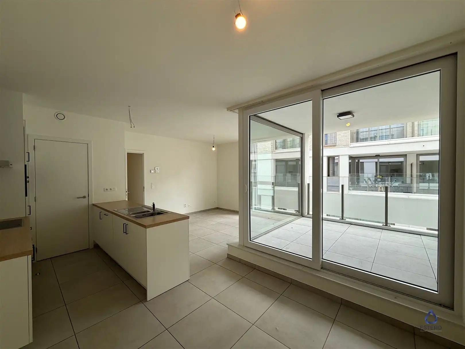Mooi afgewerkt appartement met 2 slaapkamers foto 3