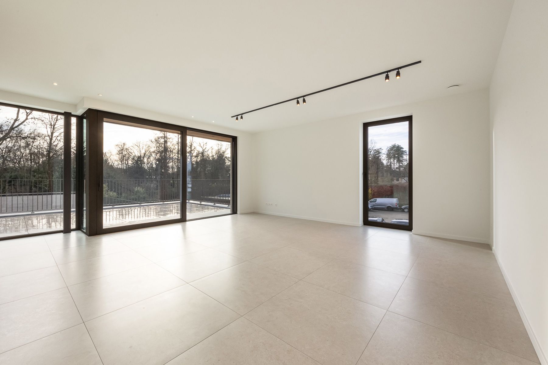 Prestigieus nieuwbouwappartement met groot terras. foto 5