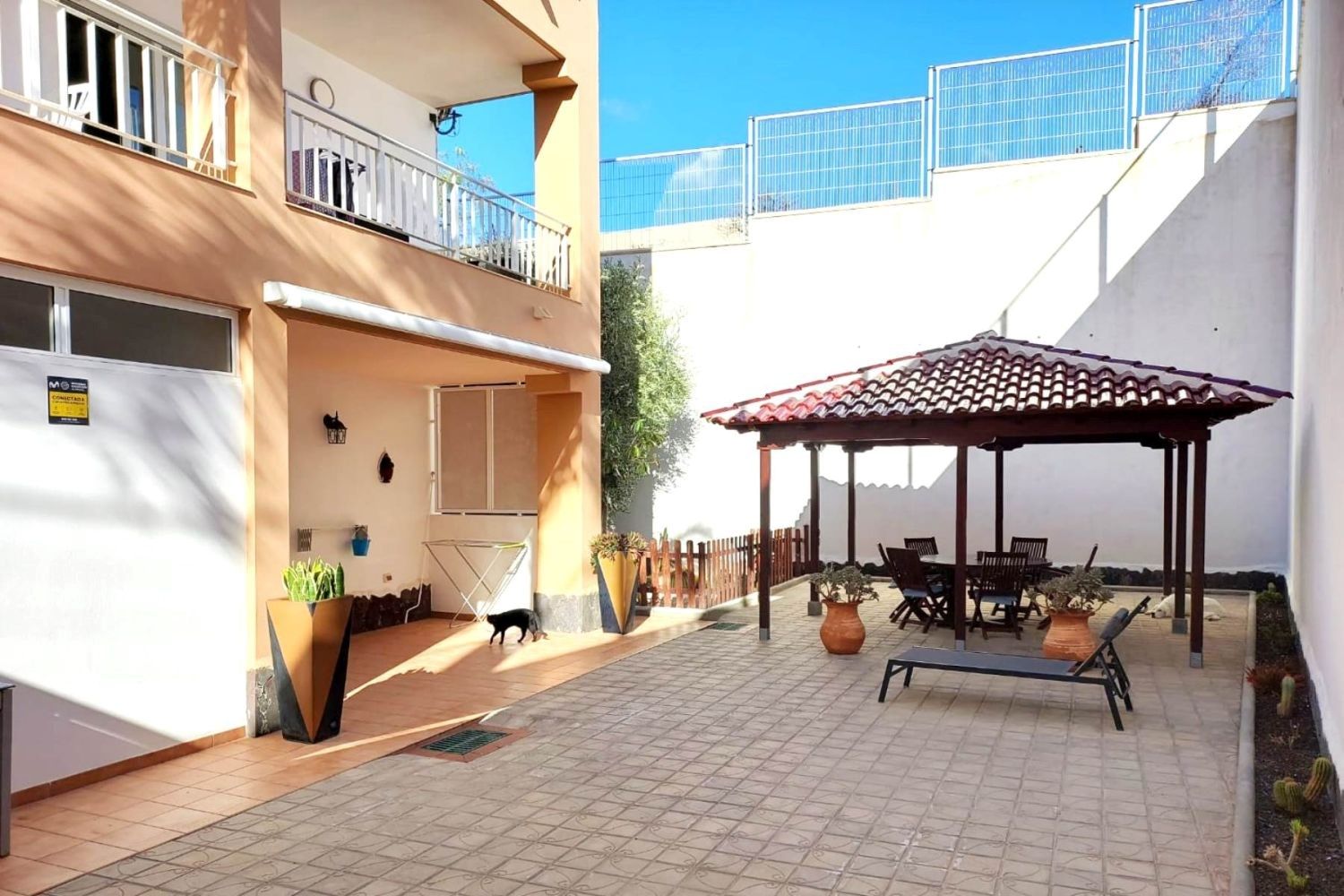 Gelijkvloers appartement met zeer ruim terras foto 4
