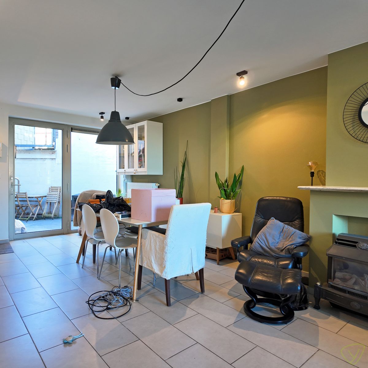 Gezellig duplex appartement nabij het station van Eeklo! foto 6