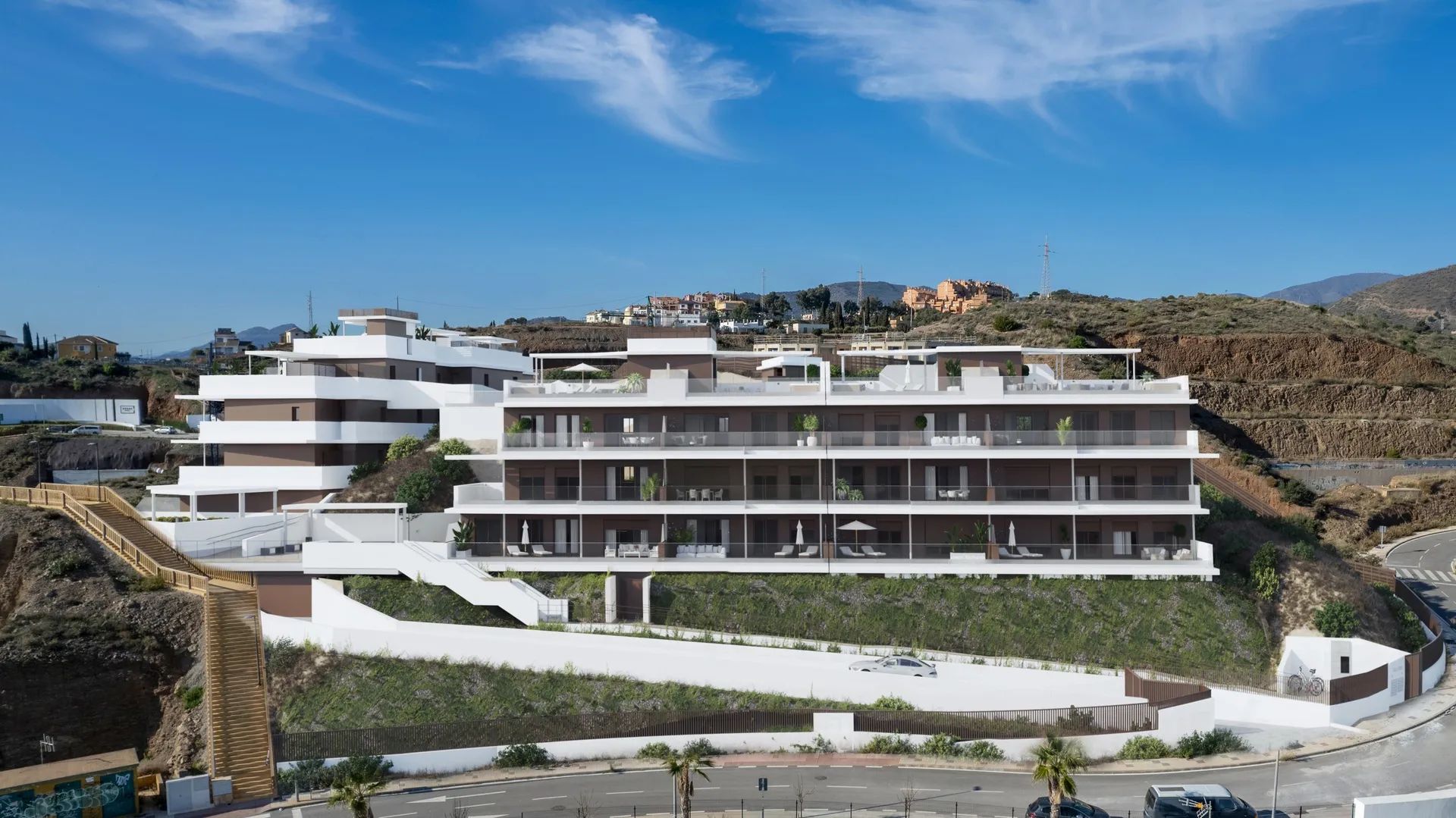Wonen in luxe: strakke architectuur en ongeëvenaard comfort aan de Middellandse Zee foto {{pictureIndex}}