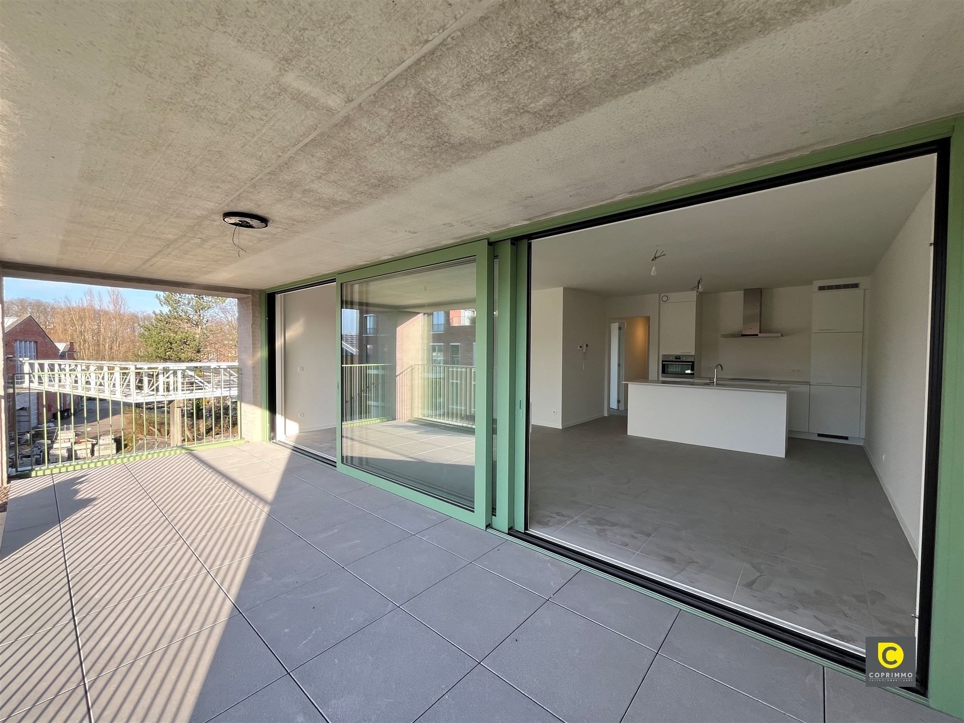 Hoekapp met 3 slpks, terras en staanplaats! foto 9