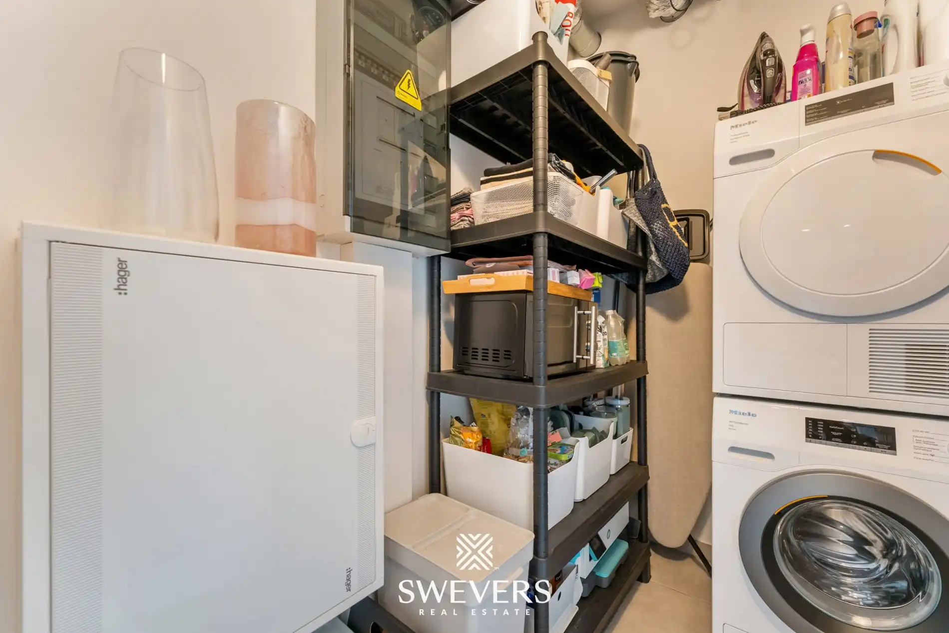 Stijlvol appartement met zonovergoten terras en topuitzicht in hartje Hasselt  foto 12