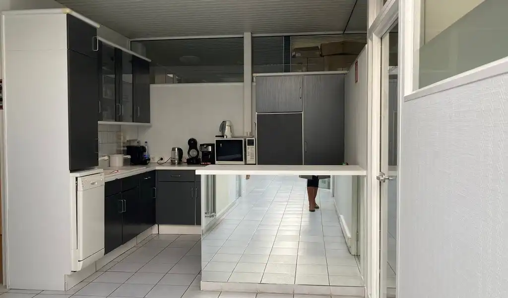 Kantoren te huur in New Westral Business Center te Nazareth foto 12