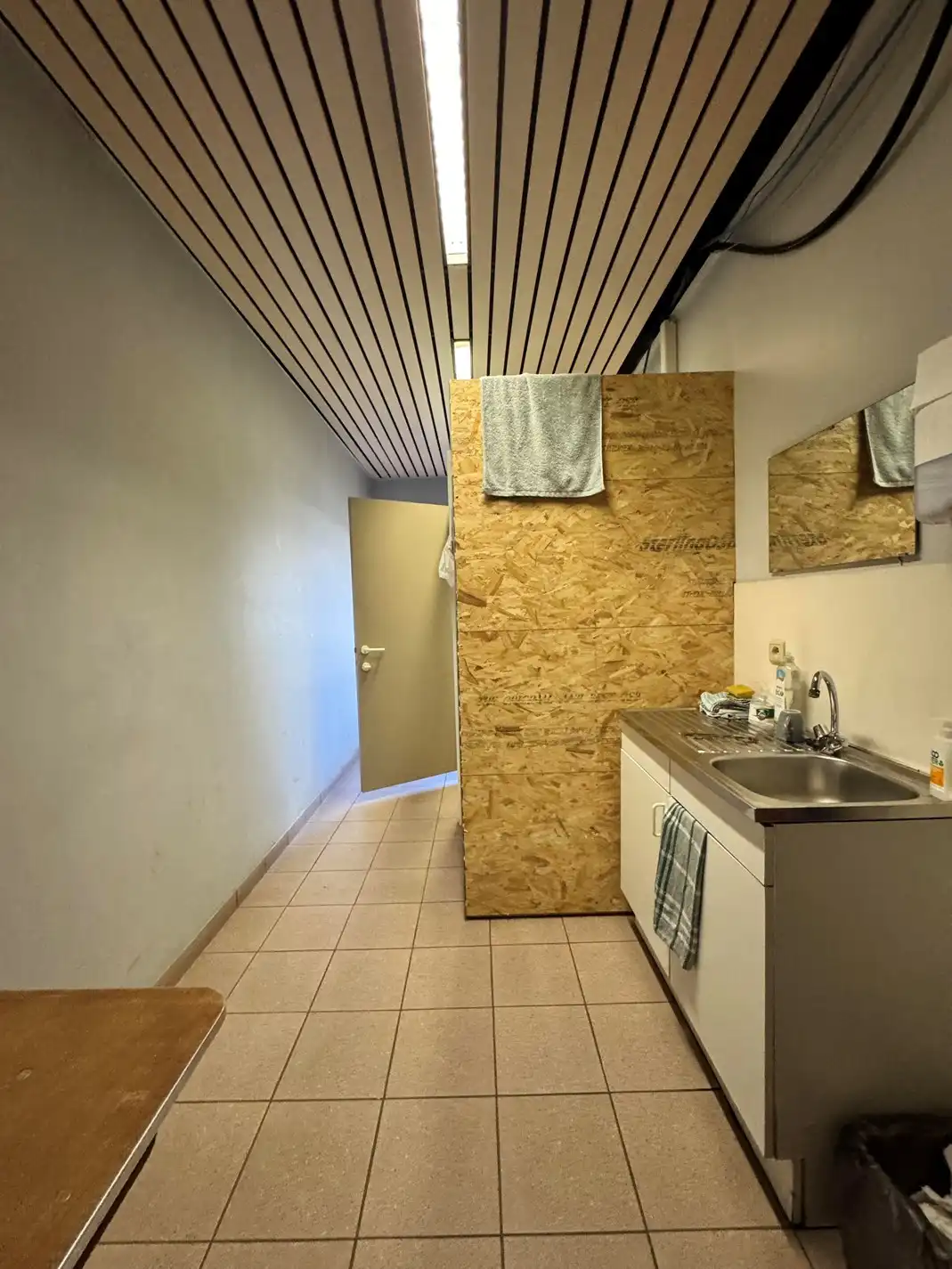 Loods met burelen te huur te Koekelare  foto 30