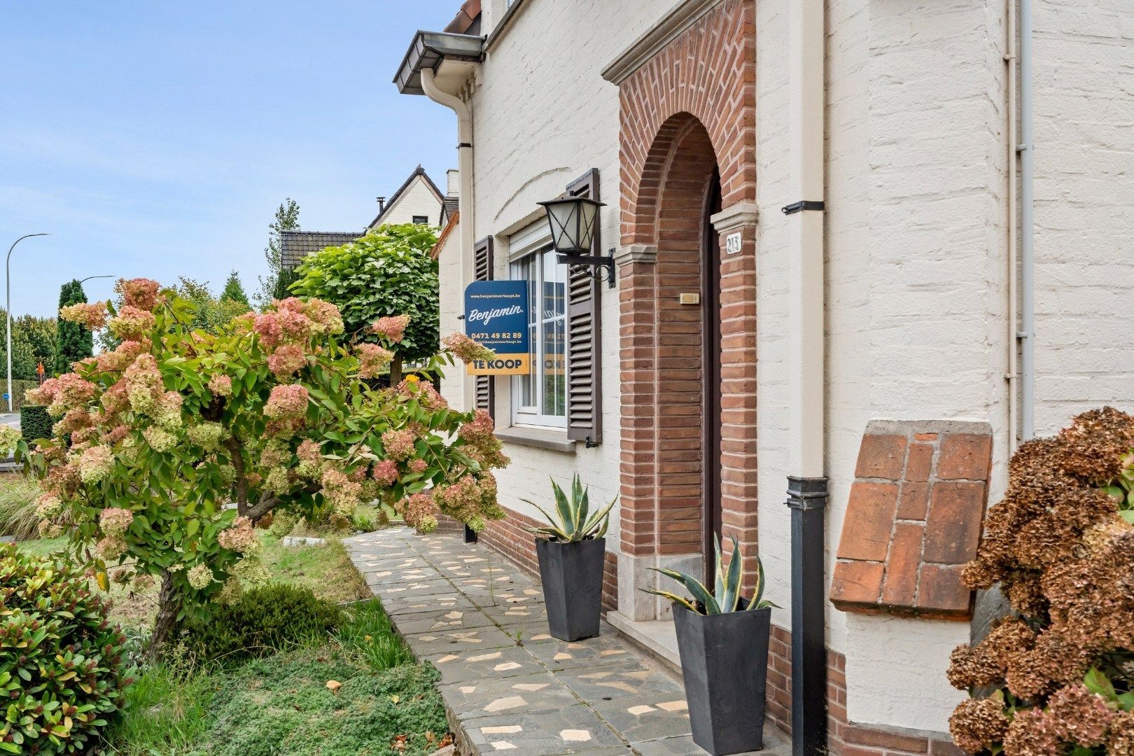 Charmante alleenstaande woning met 3 slaapkamers en garage te Menen foto 3