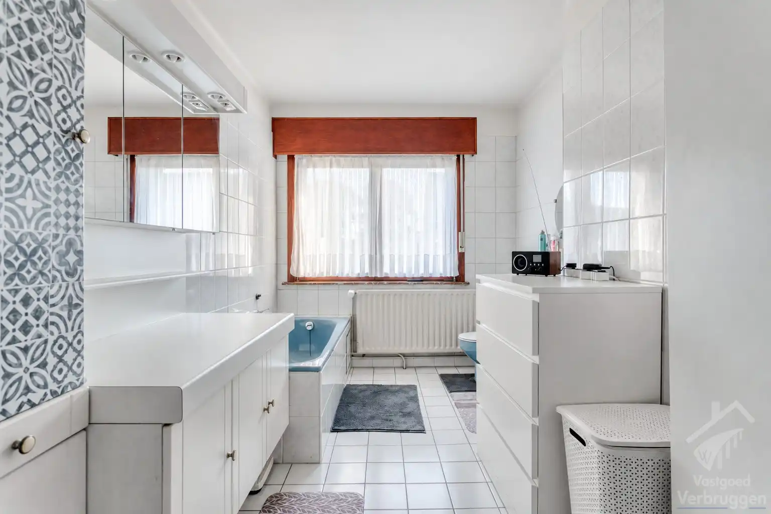 Ruime woning met 5 slaapkamers en 2 parkeerplaatsen foto 16