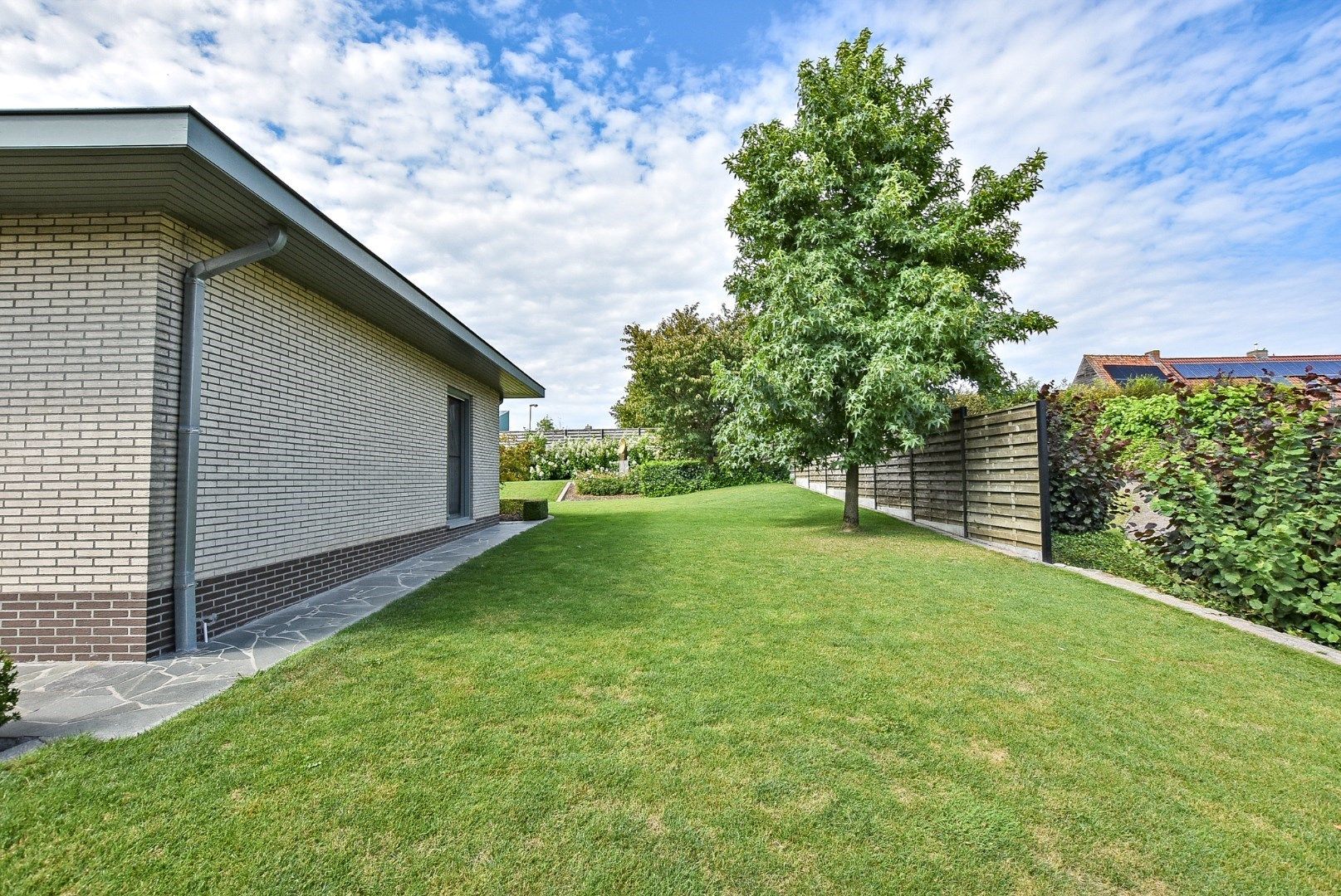 Ruime villa met prachtige tuin en 4 slaapkamers met mogelijkheid tot uitbreiding! foto 27