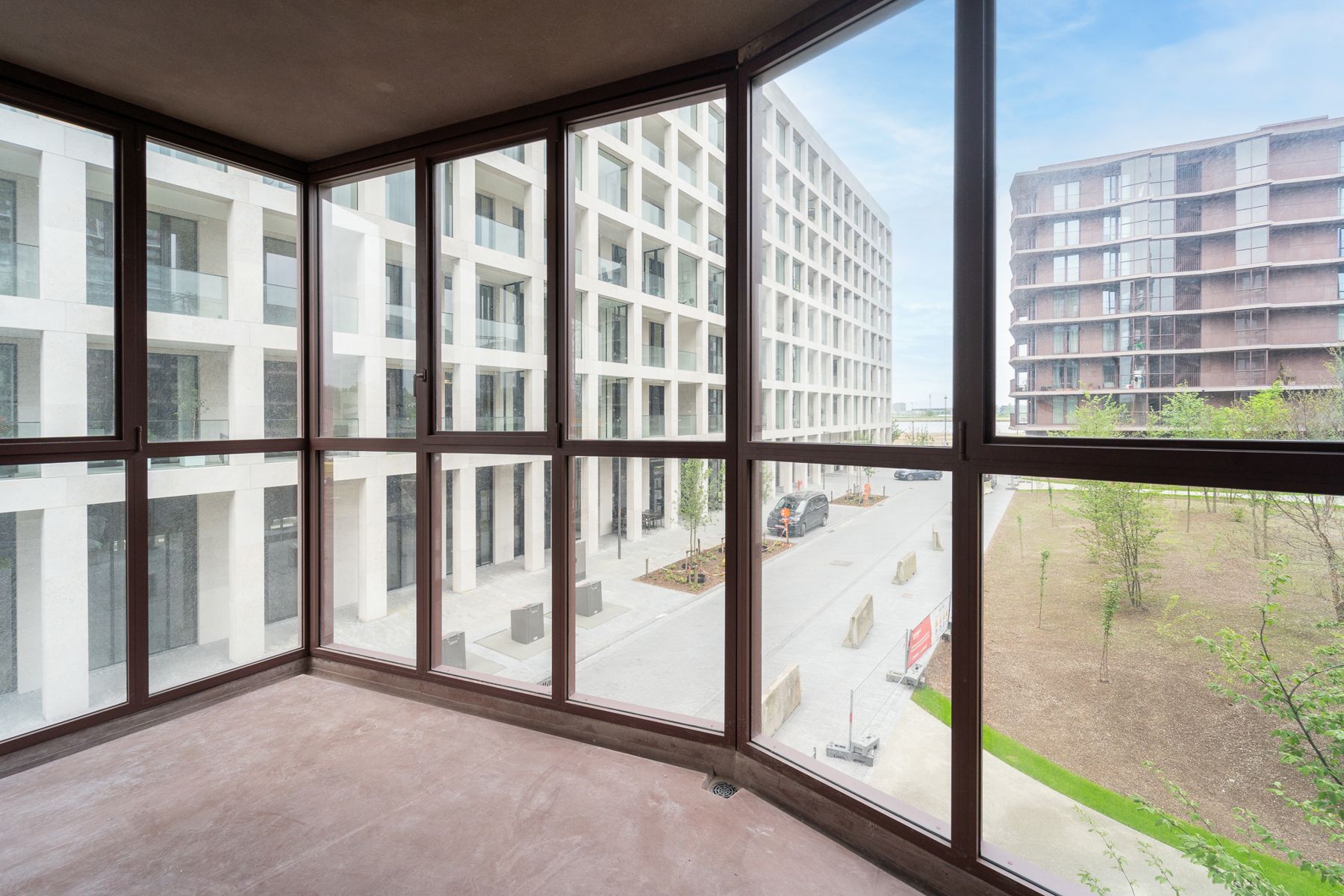 Gloednieuw appartement op het hippe “Nieuw zuid” foto 2