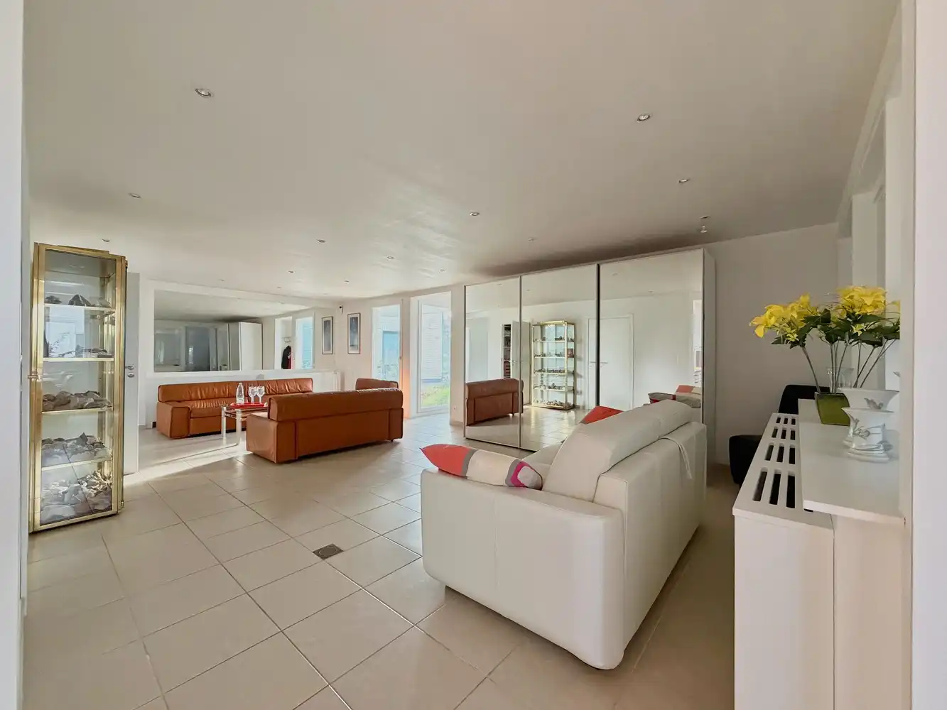 Uitzonderlijk ruime villa (450 m²) met enorm potentieel in Torhout! foto 5
