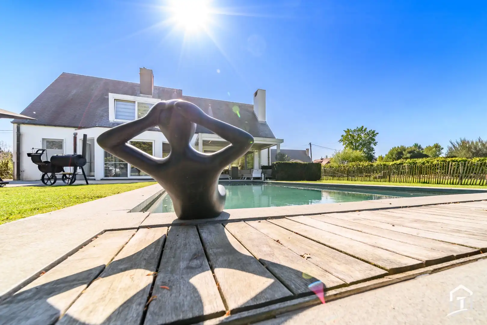 Instapklare villa met 3 SLK's, garage en riante tuin met zwembad foto 26