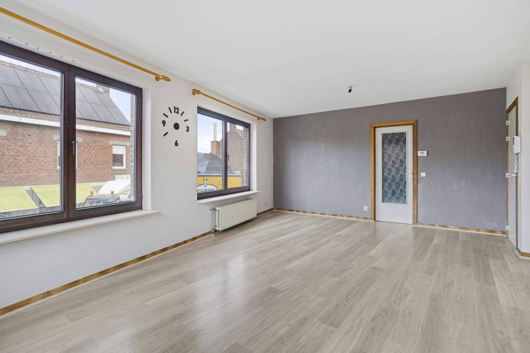 Appartement te koop nabij het centrum van Roeselare met 3 slaapkamers. foto 6