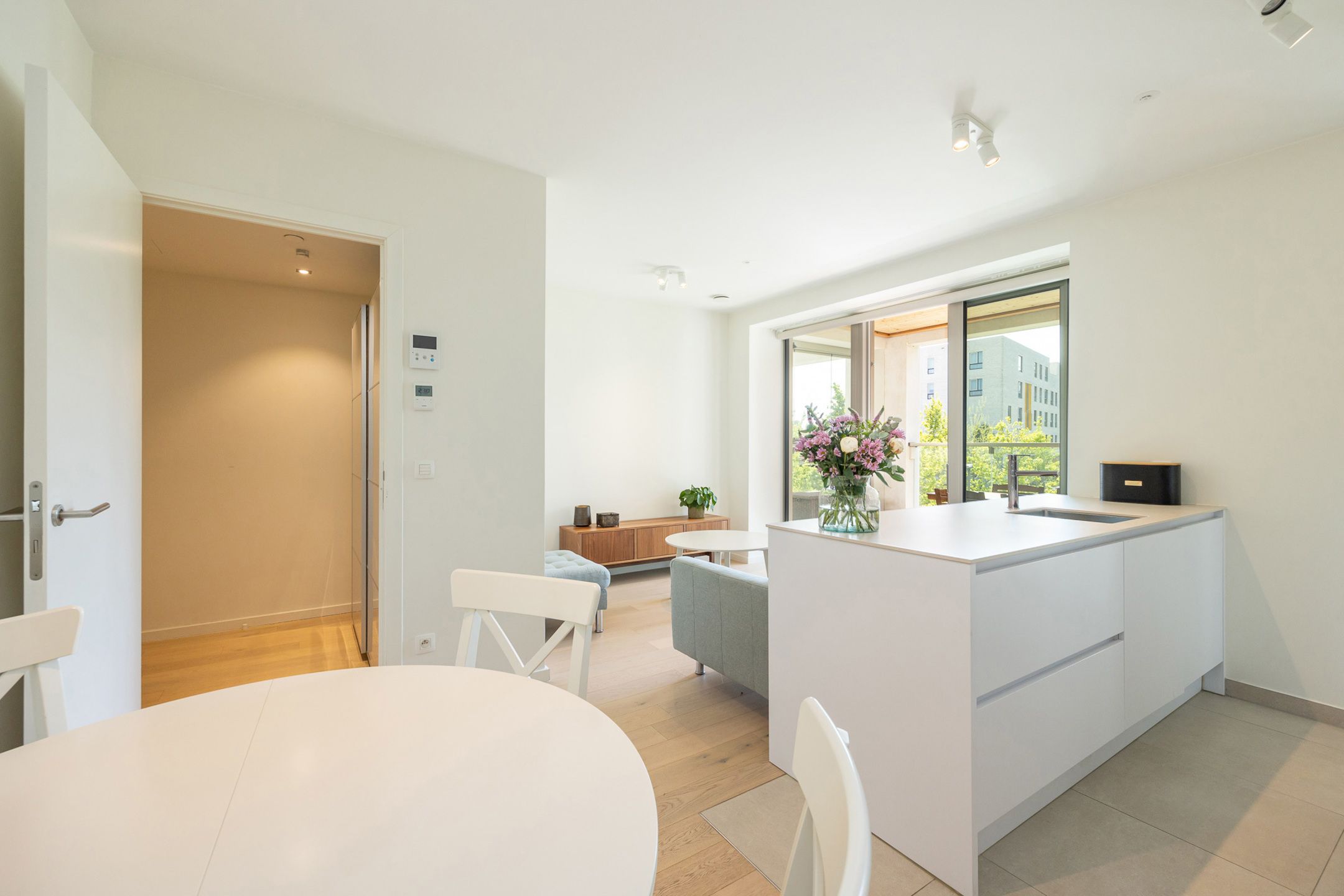 ANTWERPEN-ZUID - Instapklaar appartement met terras foto {{pictureIndex}}