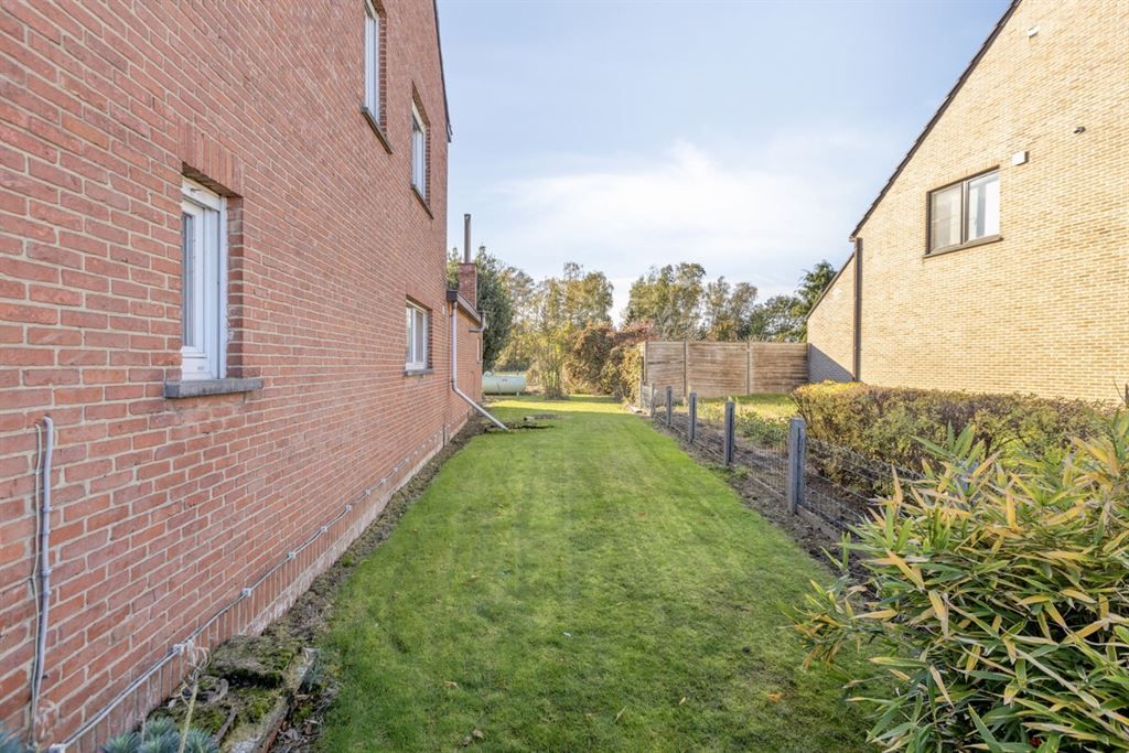 Knappe, te renoveren, woning op een gunstige locatie te Aarschot!  foto 23