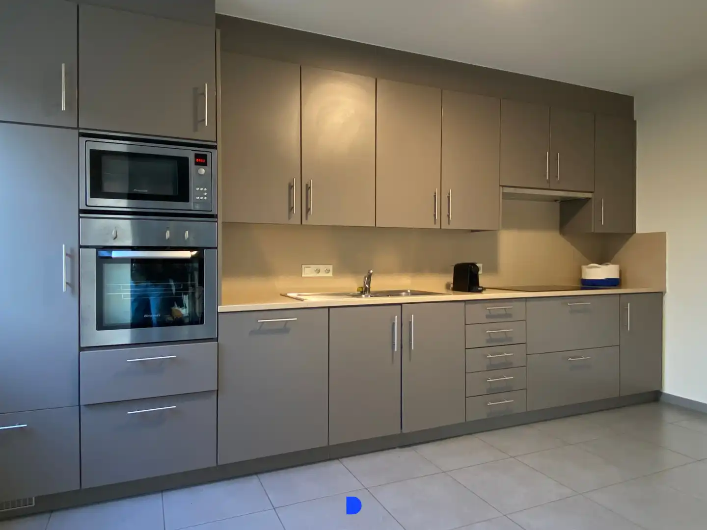 Comfortabel appartement met 2 slaapkamers en garage. foto 5