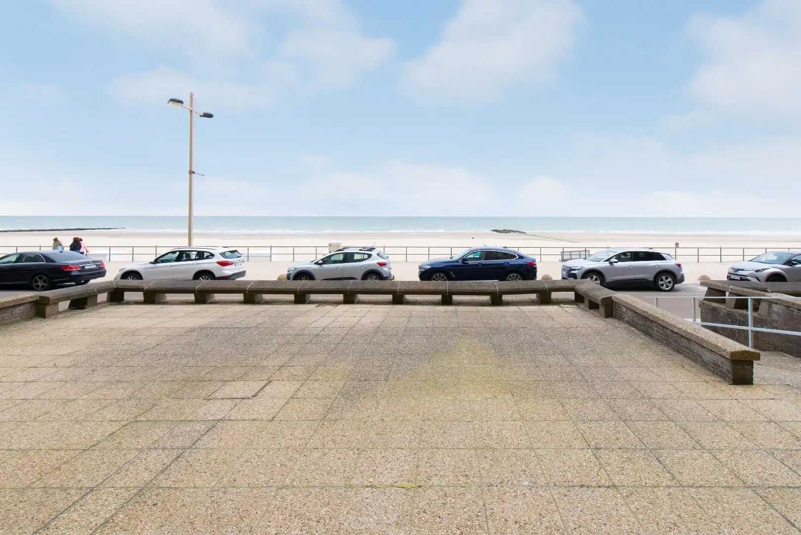 Ruim en lichtrijk 3-slaapkamerappartement op de zeedijk van Middelkerke, met een ongeëvenaard uitzicht op zee! foto 15