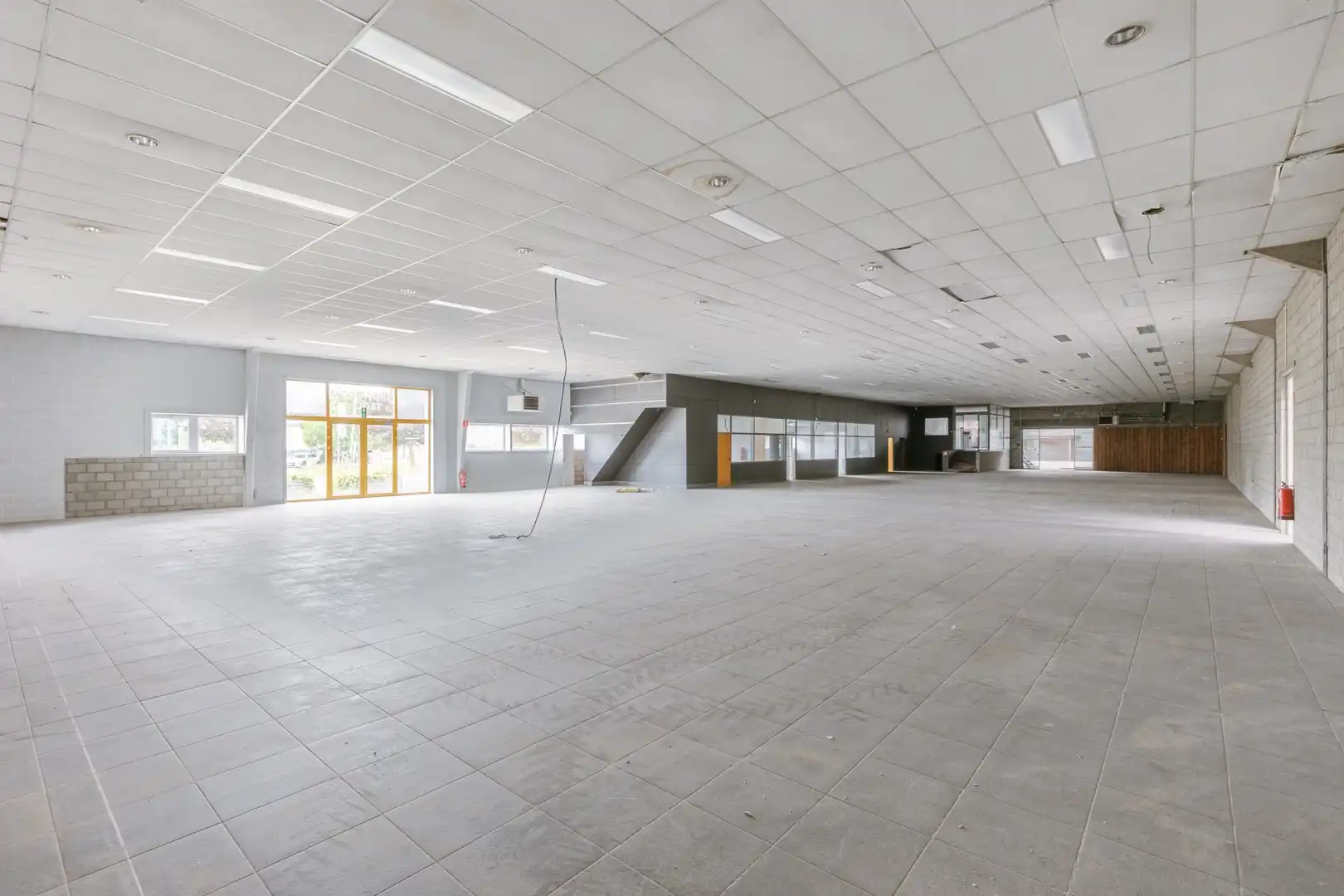 Industriegrond van 14.768 m² met bedrijfsgebouw van 3.025 m² te koop foto 7
