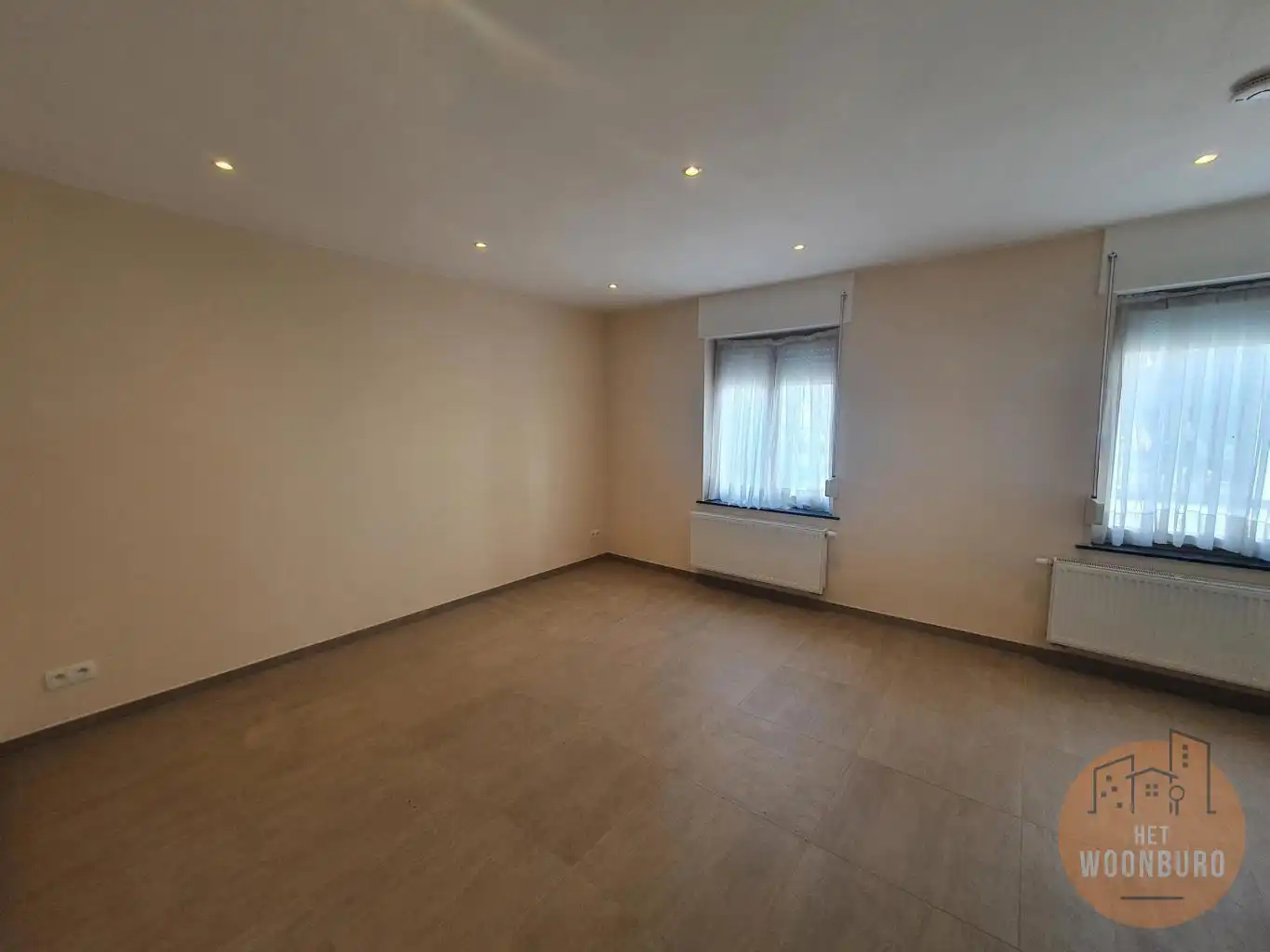 Woning HOB met garage en tuin foto 16