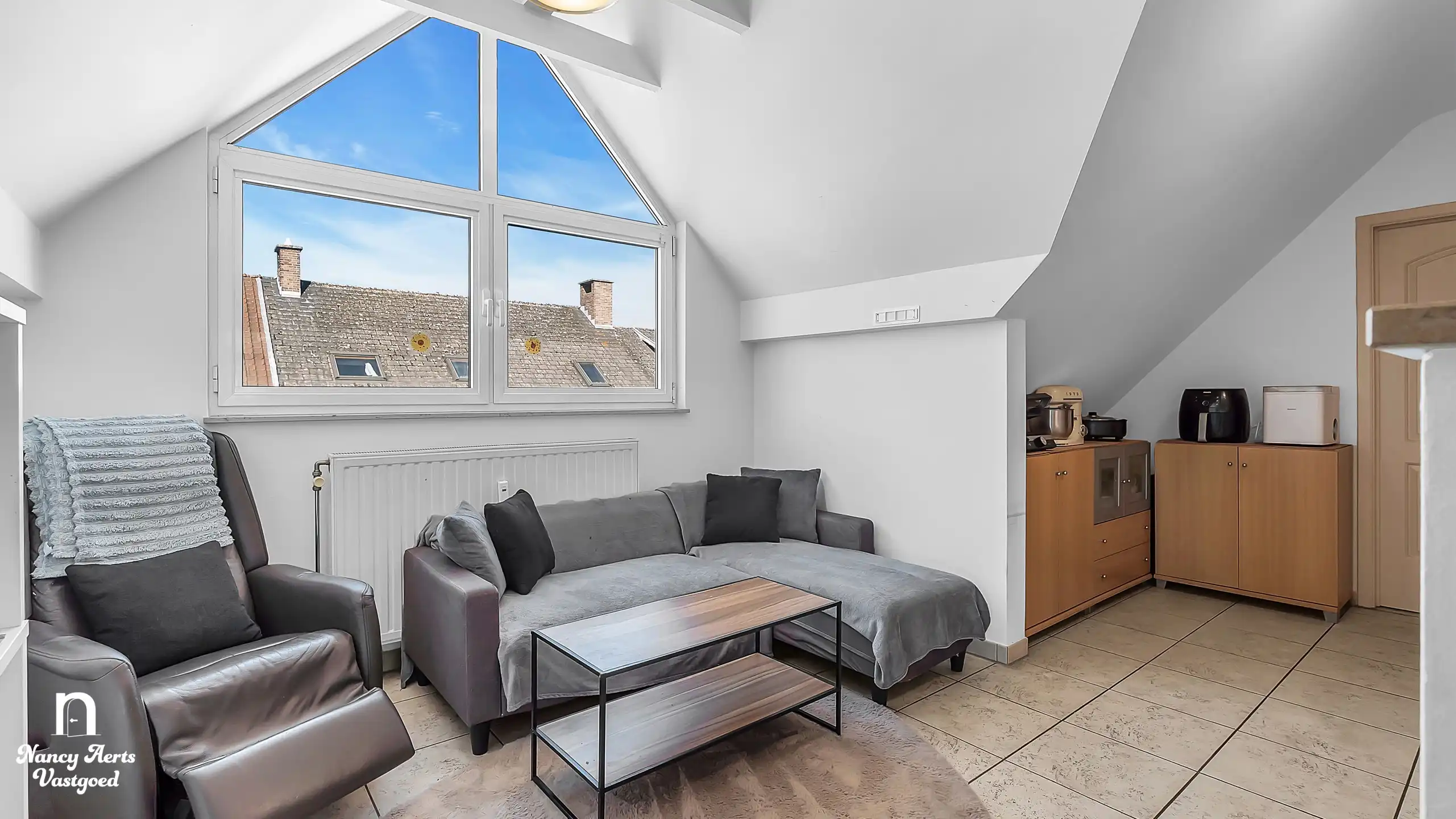 Ruim duplexappartement met terras, garage en topligging foto 7